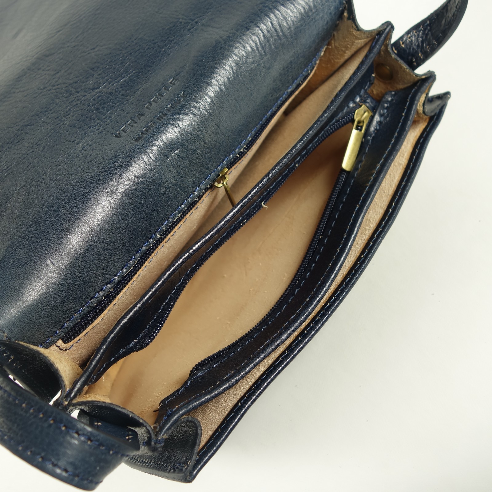 Collection Esprit Cuir Enila petite besace cuir bleu femme