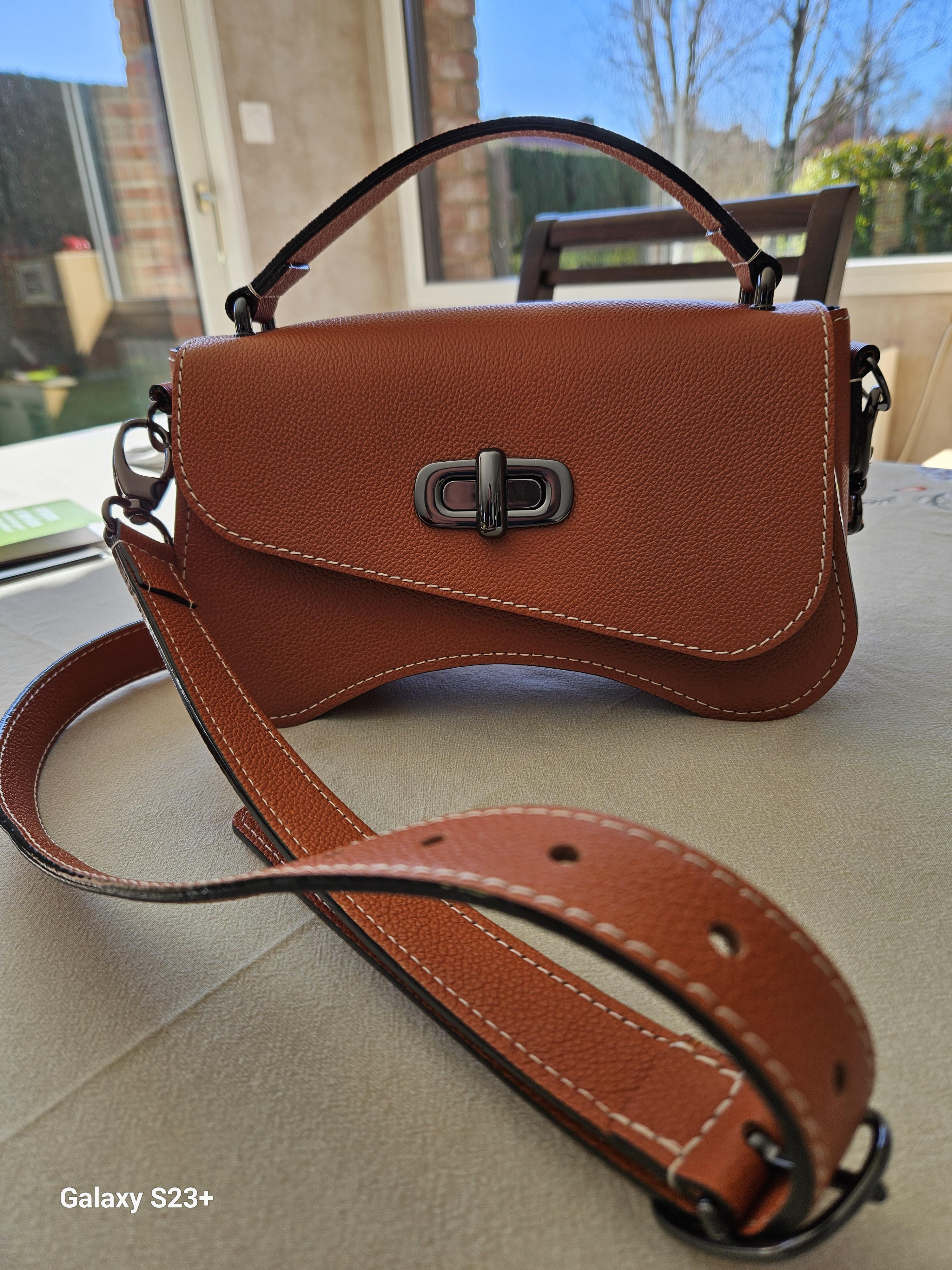 Nodie's L'iconique sac baguette cuir terracotta grainé