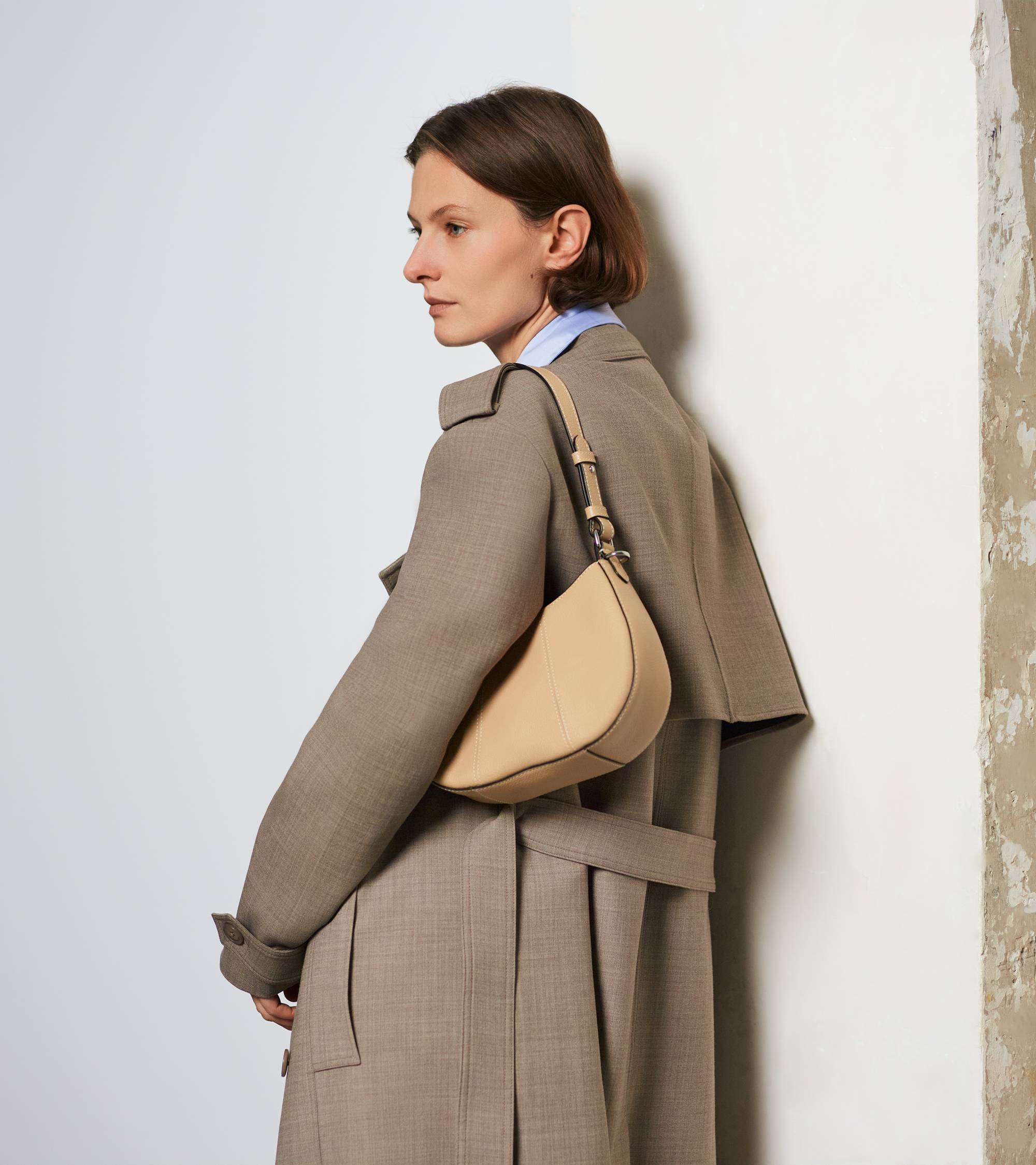 Le Tanneur Juliette petit sac demi-lune cuir Desert