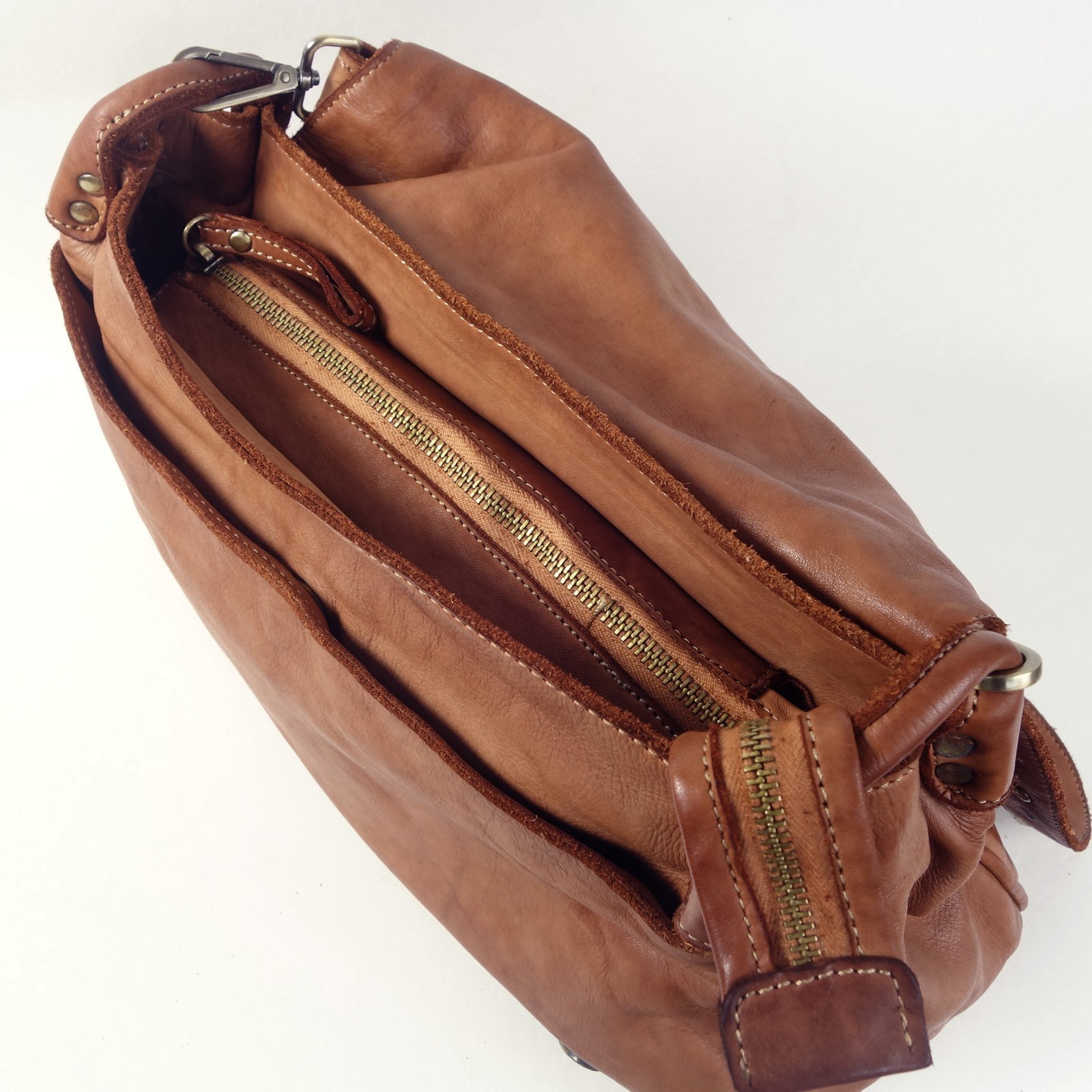 Collection Esprit Cuir Sac épaule Anna cuir camel clouté