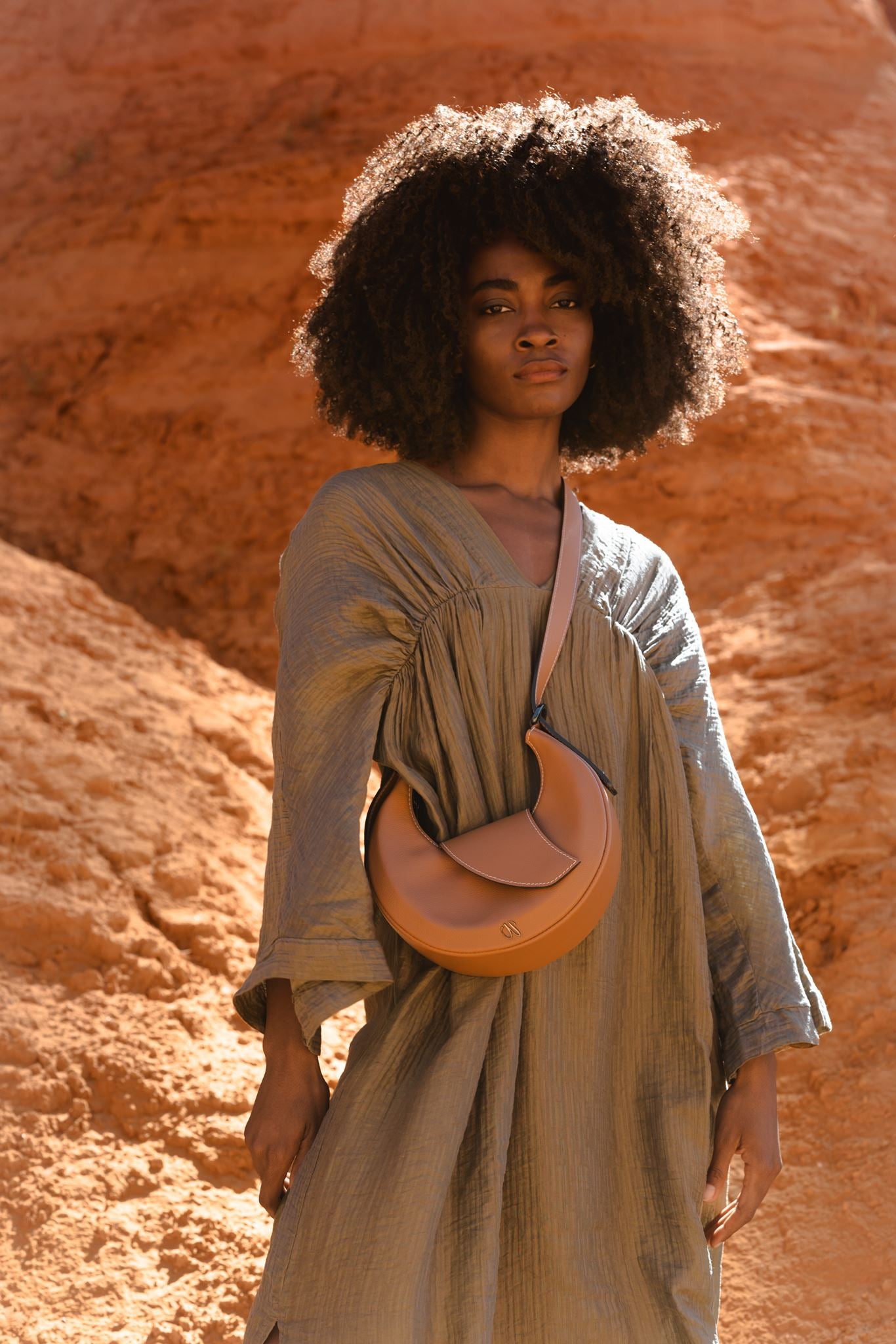 Nodie's Nouvelle Lune Camel Grainé Sac Hobo Cuir