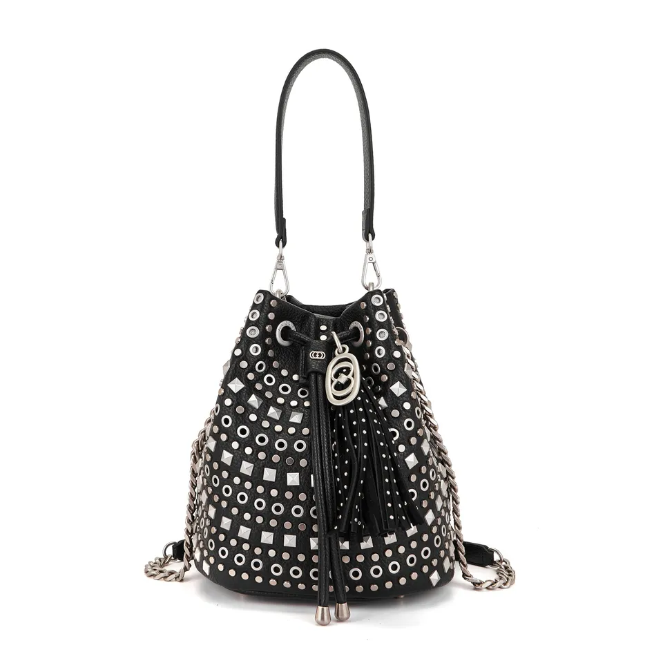 La Carrie Solid sac seau noir clouté 26x19x28cm