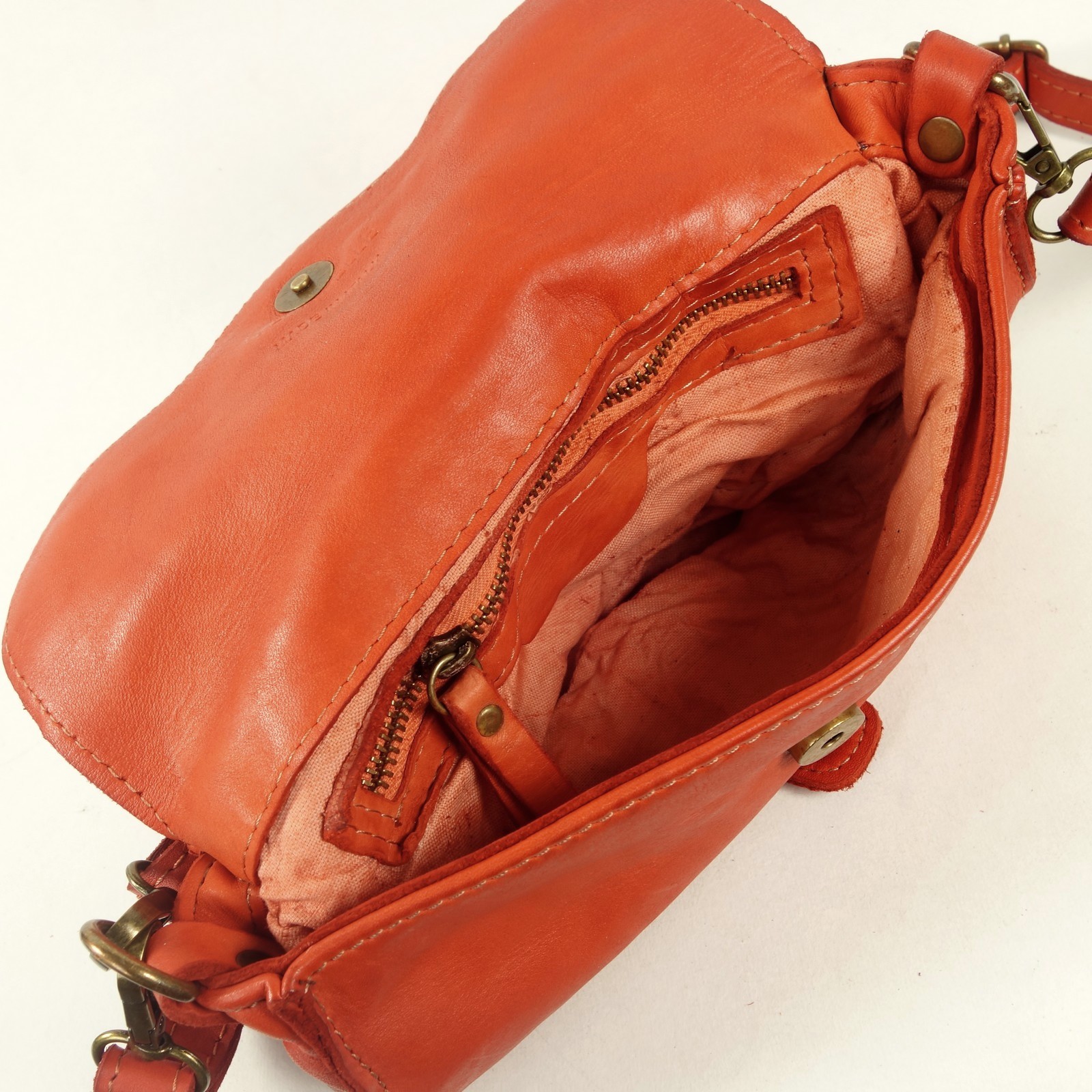 Collection Esprit Cuir GENA mini pochette cuir orange