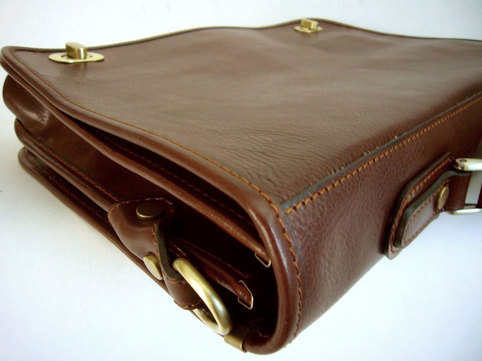 Collection Esprit Cuir GIACOMO porte-document cuir marron A4 PC 15