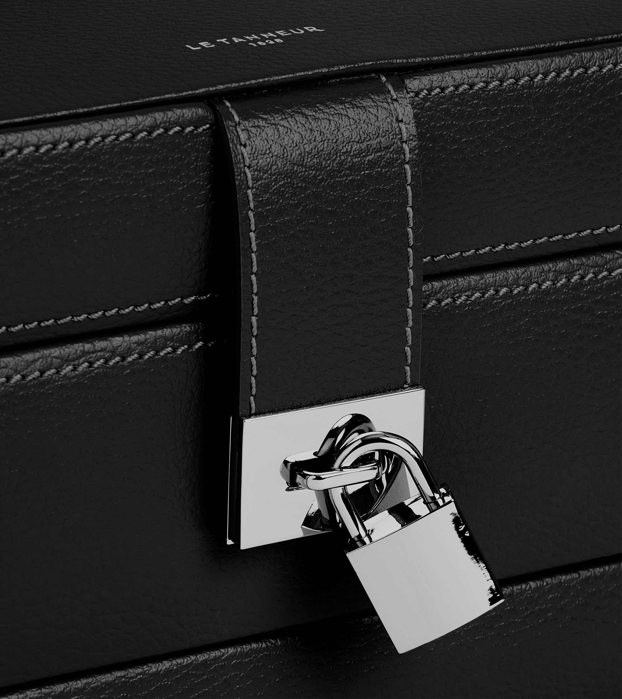 Le Tanneur boîte à bijoux cuir noir moyen modèle velours