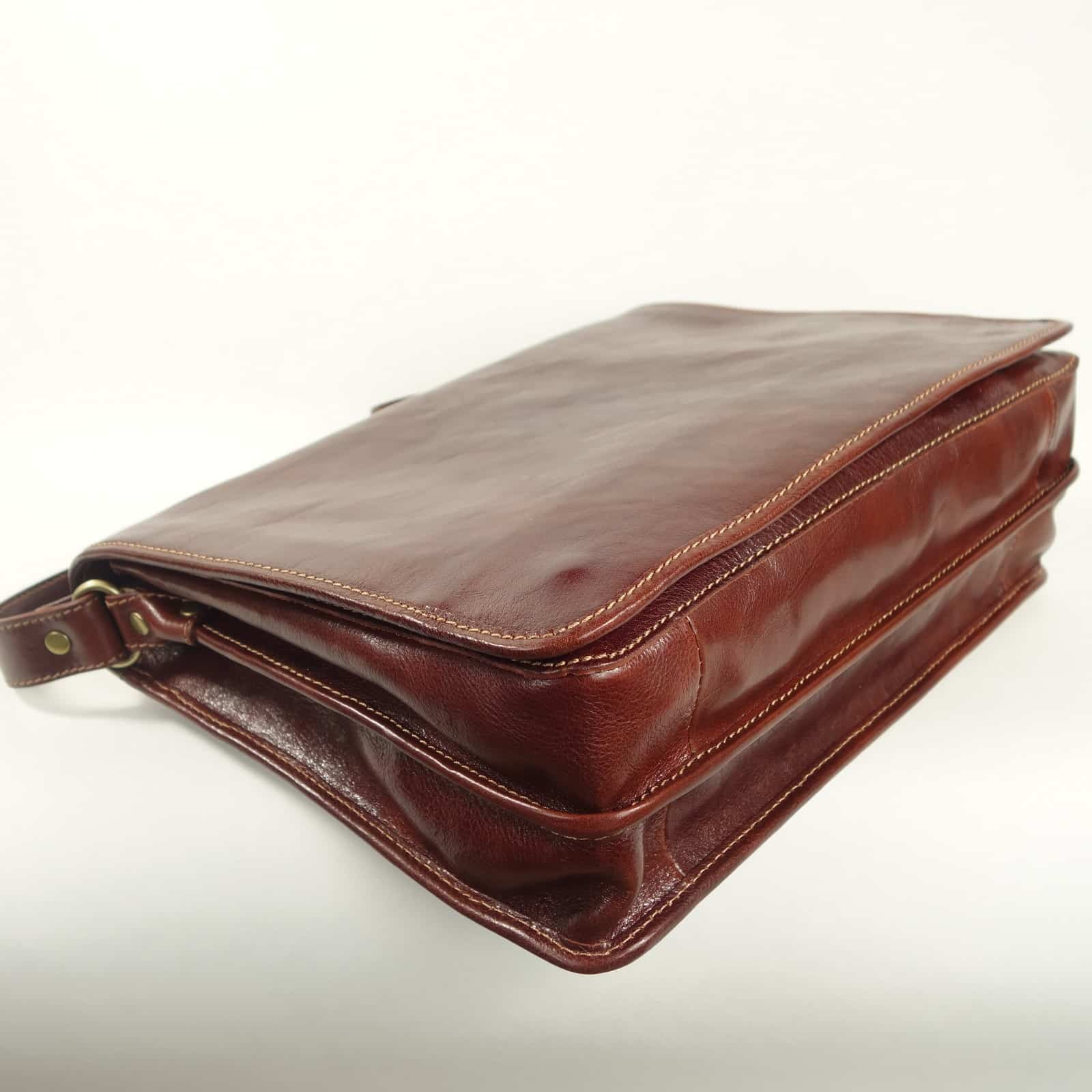Collection Esprit Cuir FIRENZE sac bandoulière cuir marron A4