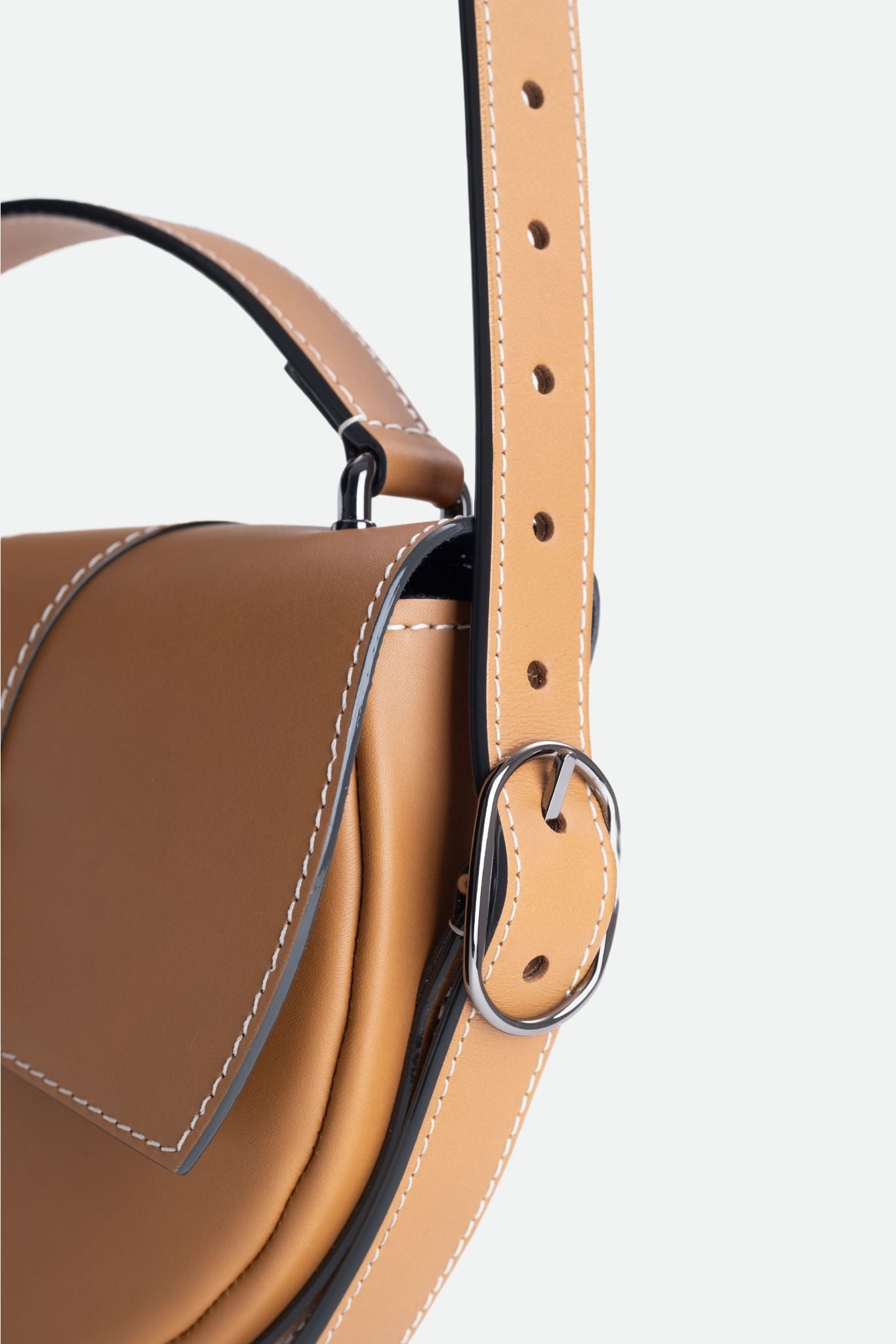 Nodie's Côme sac demi-lune cuir camel lisse