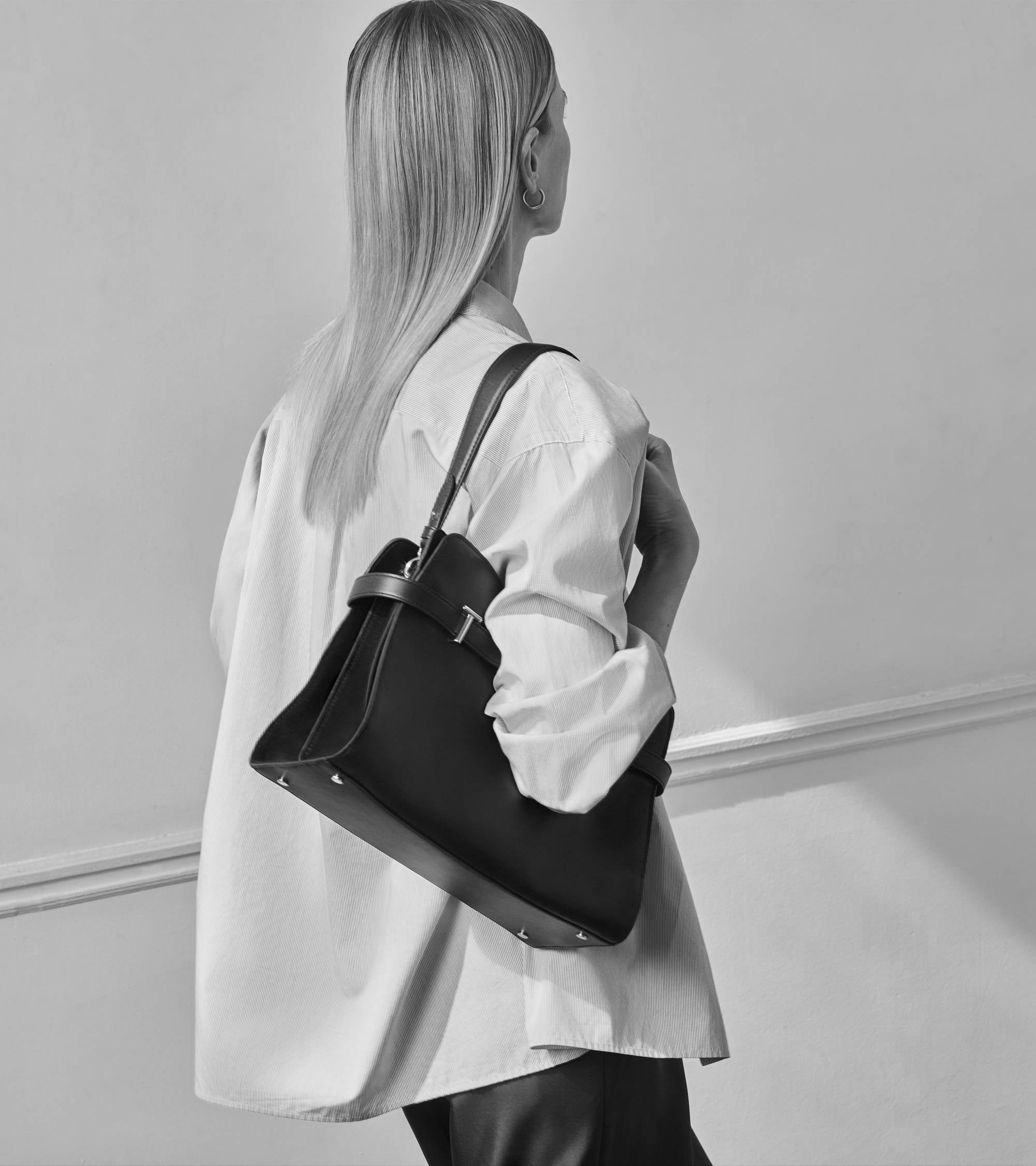 Le Tanneur Emie sac épaule cuir bleu acier grand modèle