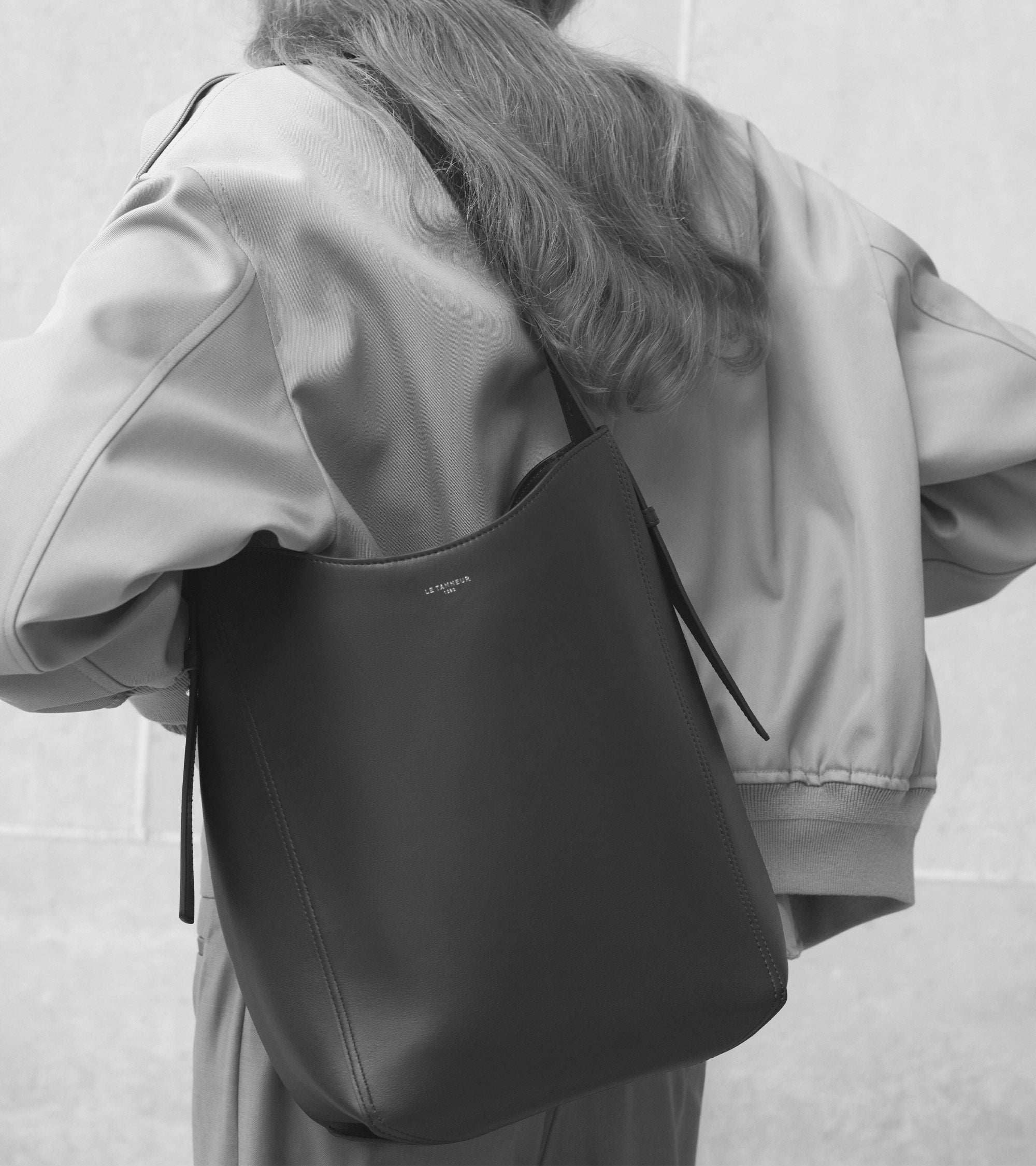 Le Tanneur Céleste Sac Hobo Moyen Cuir Lisse Tan Brown