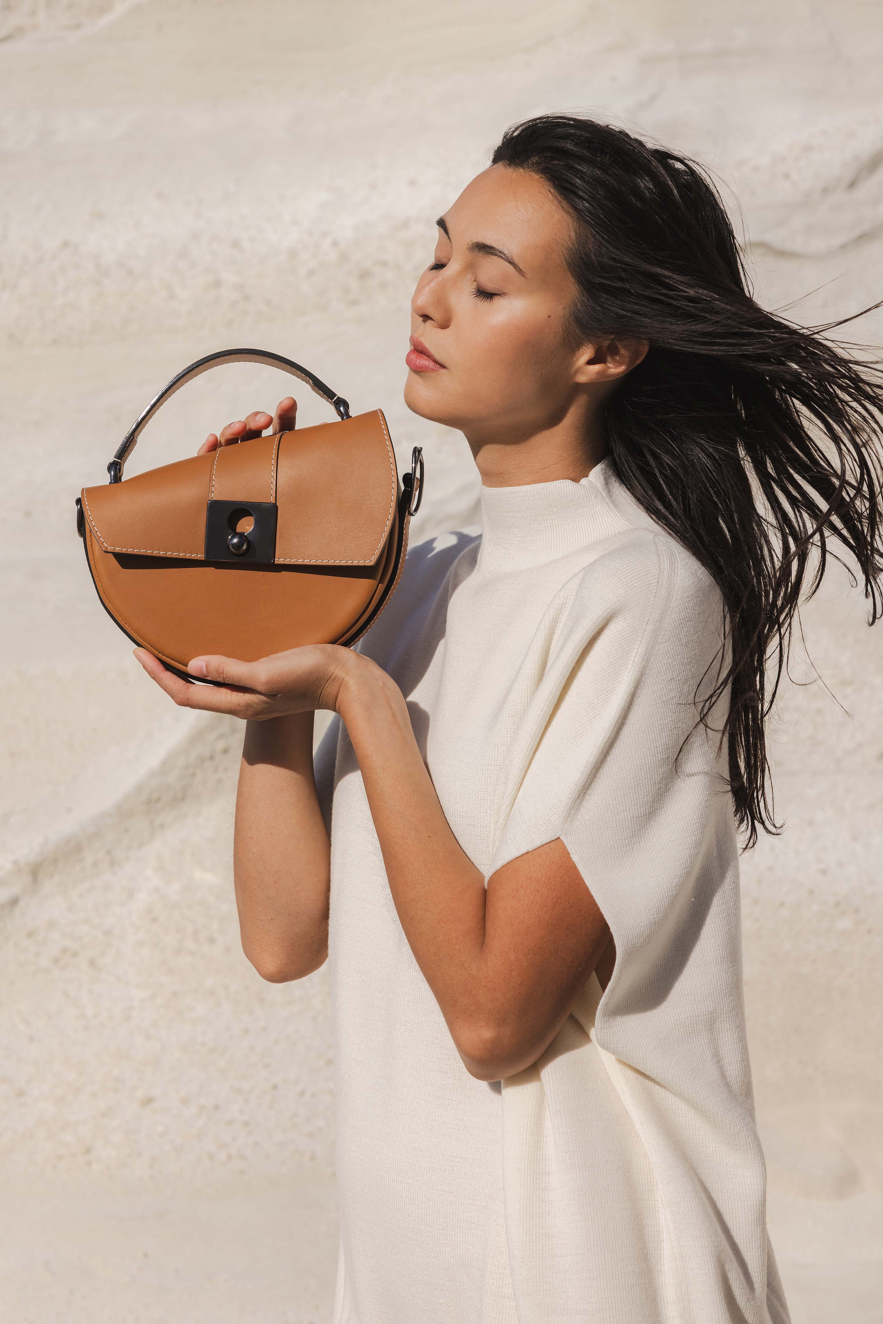 Nodie's Côme sac demi-lune cuir camel lisse