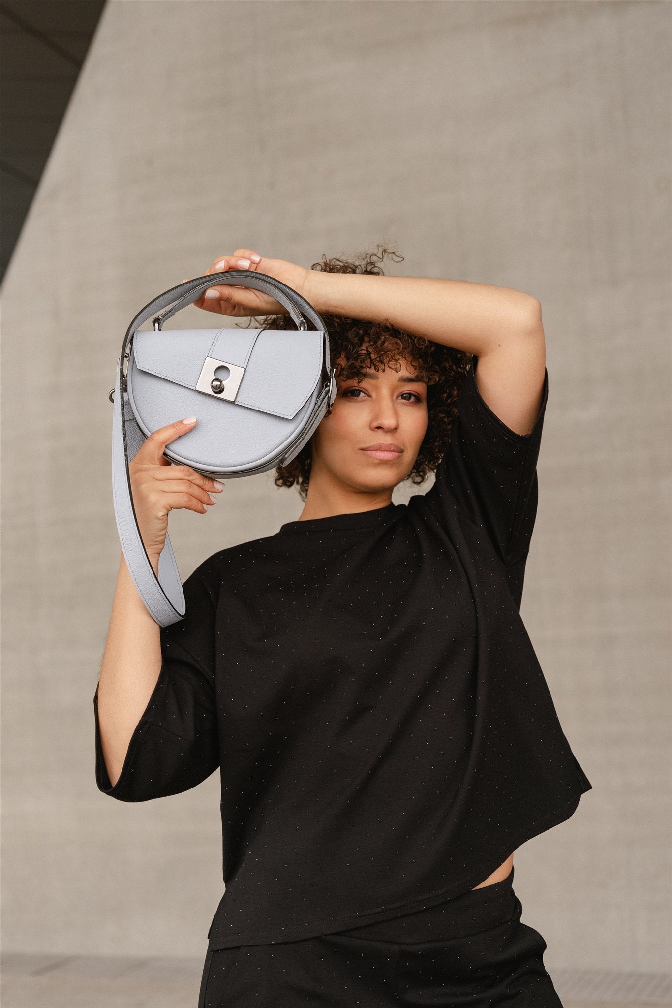 Nodie's Côme Bleu Ciel Grainé Sac Demi-Lune Cuir