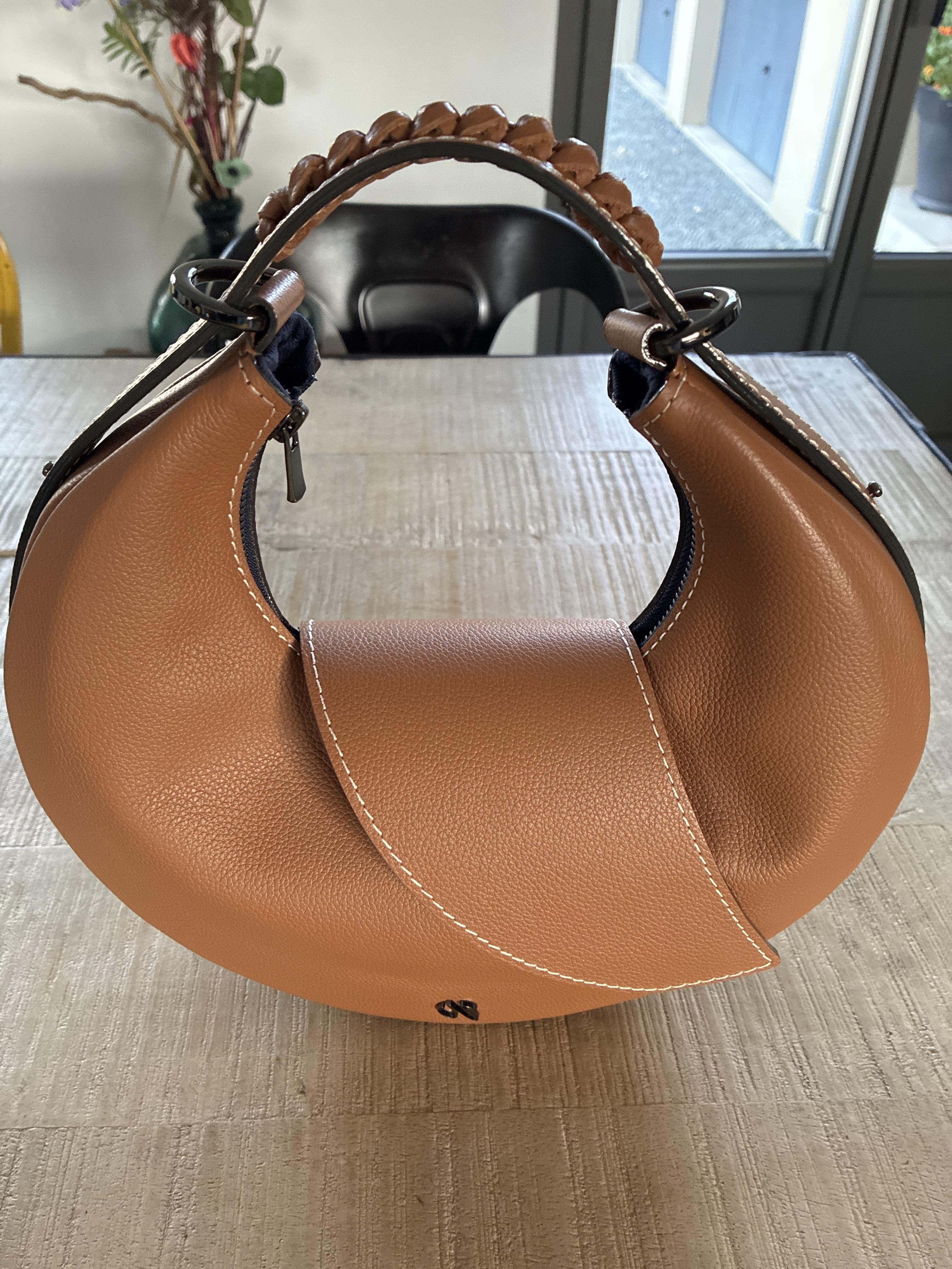 Nodie's Nouvelle Lune Camel Grainé Sac Hobo Cuir