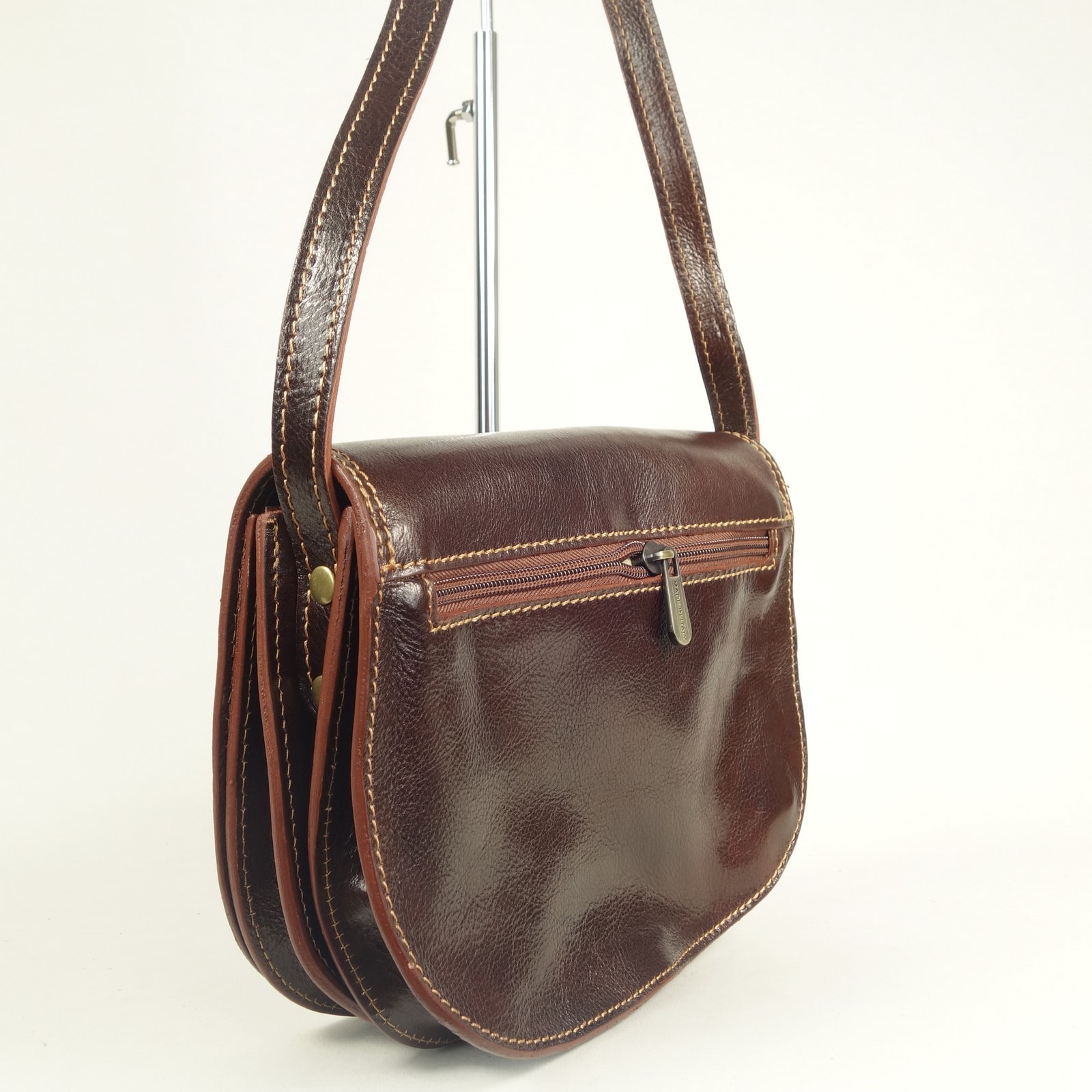 Collection Esprit Cuir Sac Besace Enila besace marron cuir