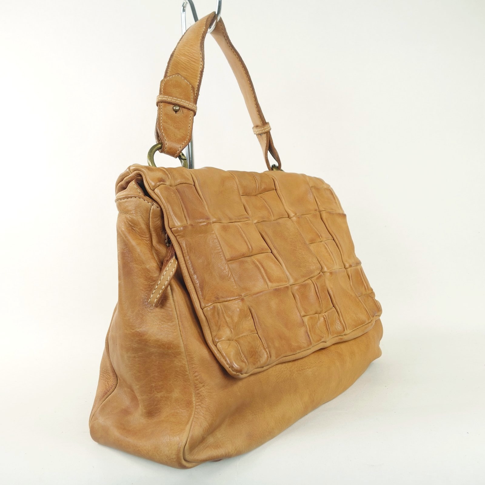 Collection Esprit Cuir Sac Besace ISABELLA besace cuir naturel trapèze