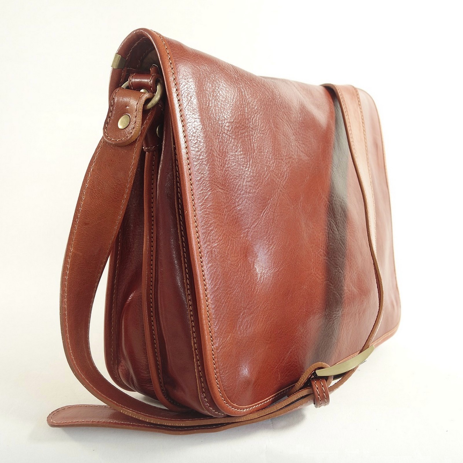 Collection Esprit Cuir MODENA besace cuir cognac femme
