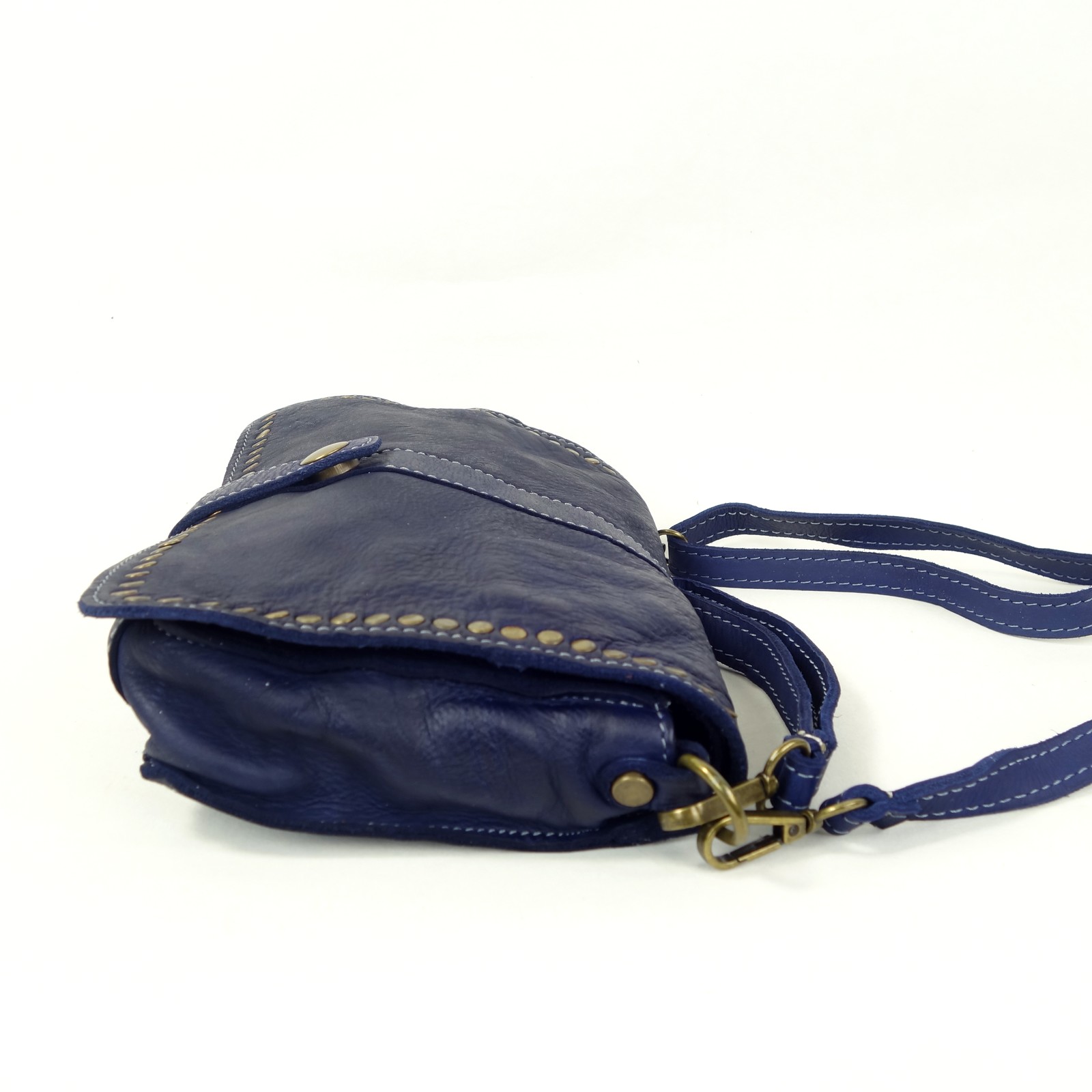 Collection Esprit Cuir GENA mini sac pochette cuir bleu jean clouté