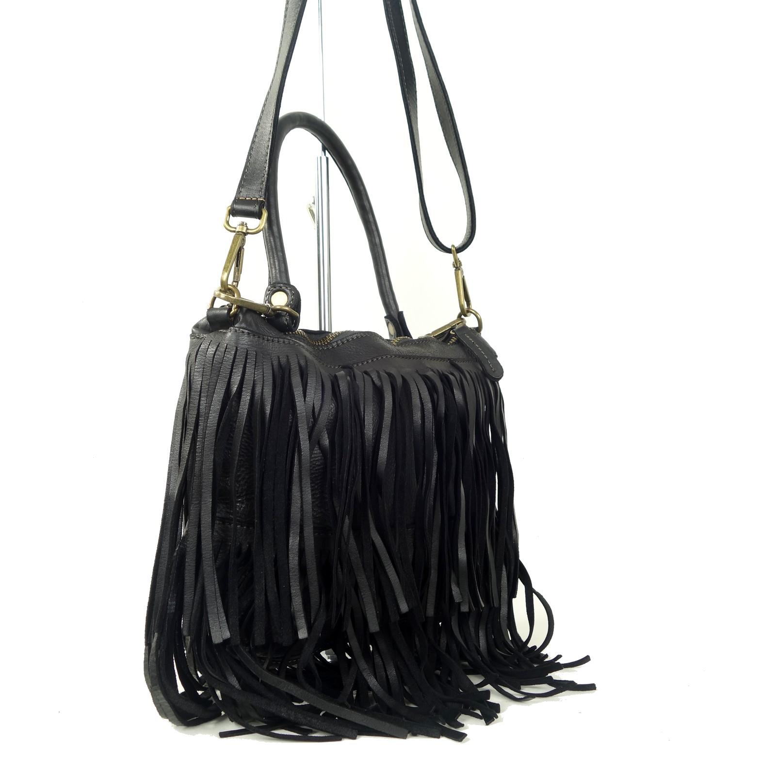 Collection Esprit Cuir Pia sac bandoulière cuir noir franges