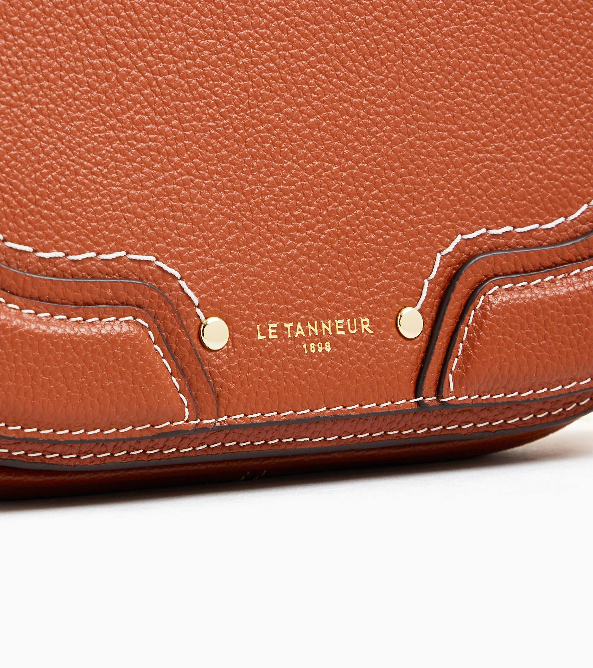 Le Tanneur Ella sac besace cuir grainé Mahogany Brown moyen