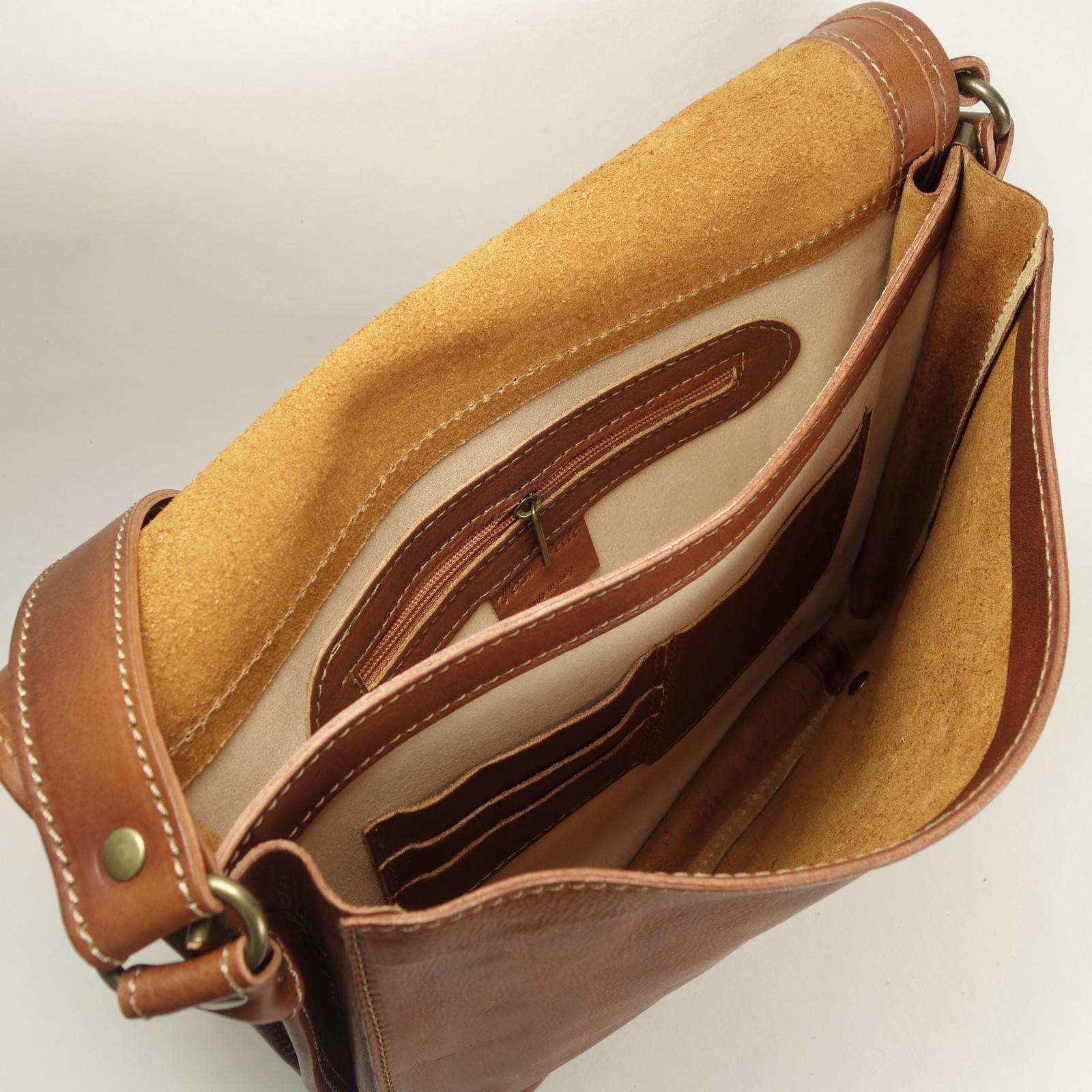 Collection Esprit Cuir Messenger sac bandoulière cuir cognac