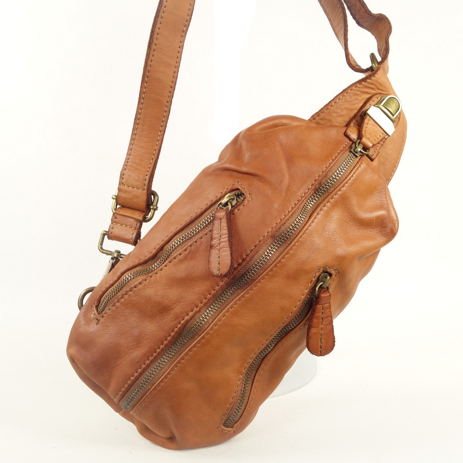 Collection Esprit Cuir Achille sac banane cuir naturel vintage