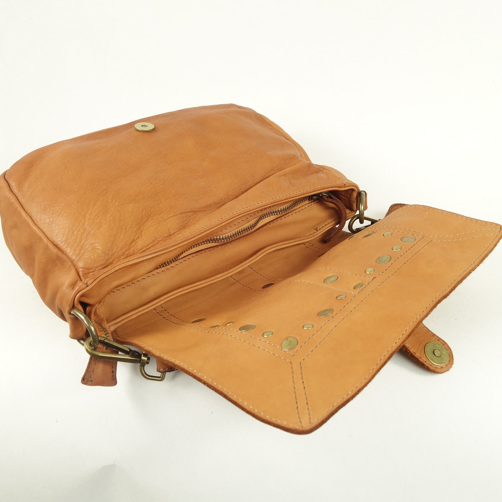 Collection Esprit Cuir Aria Besace Cuir Naturel Breloques