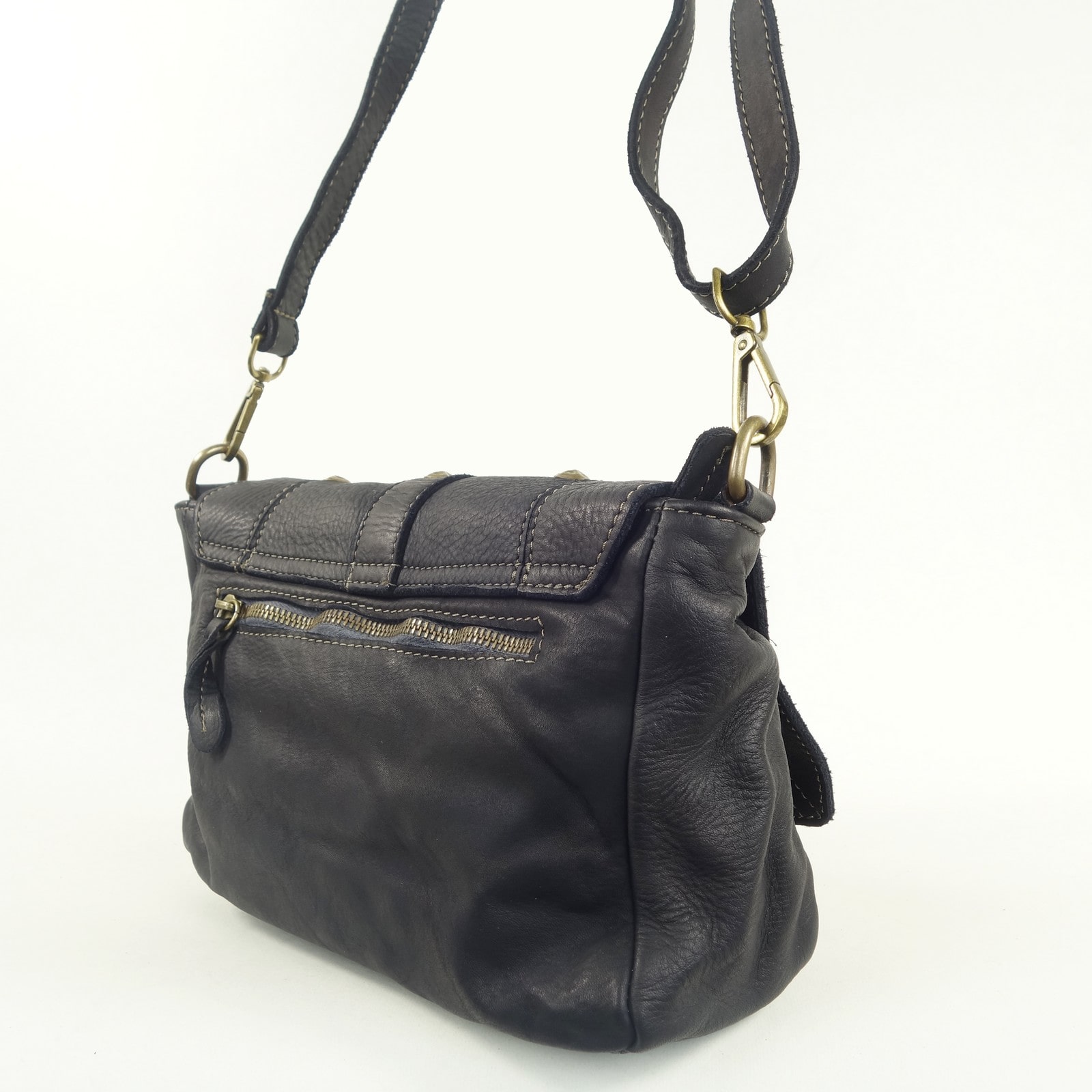 Collection Esprit Cuir Sac Besace ARIA sac besace cuir noir clouté