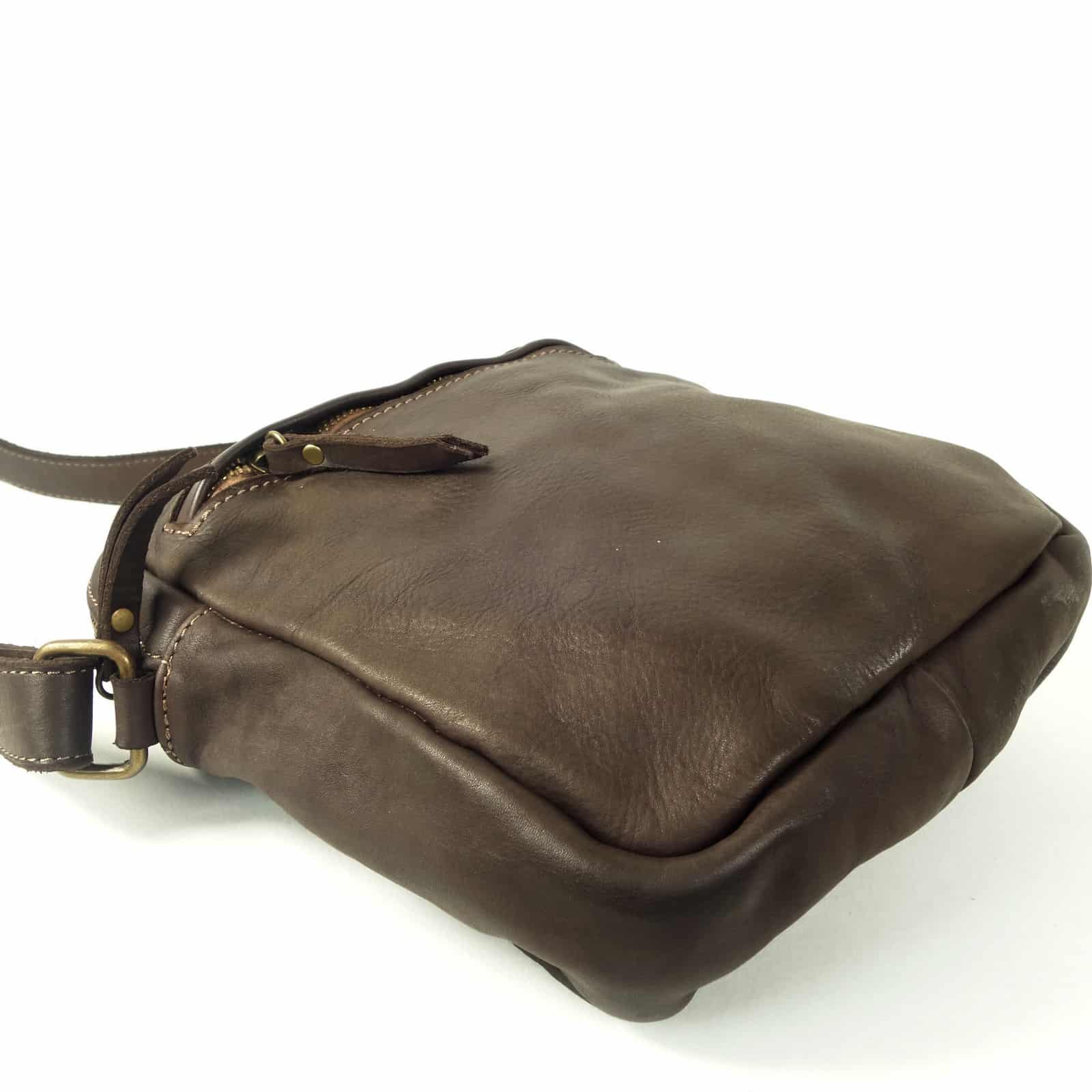 Collection Esprit Cuir Dino sacoche marron cuir souple
