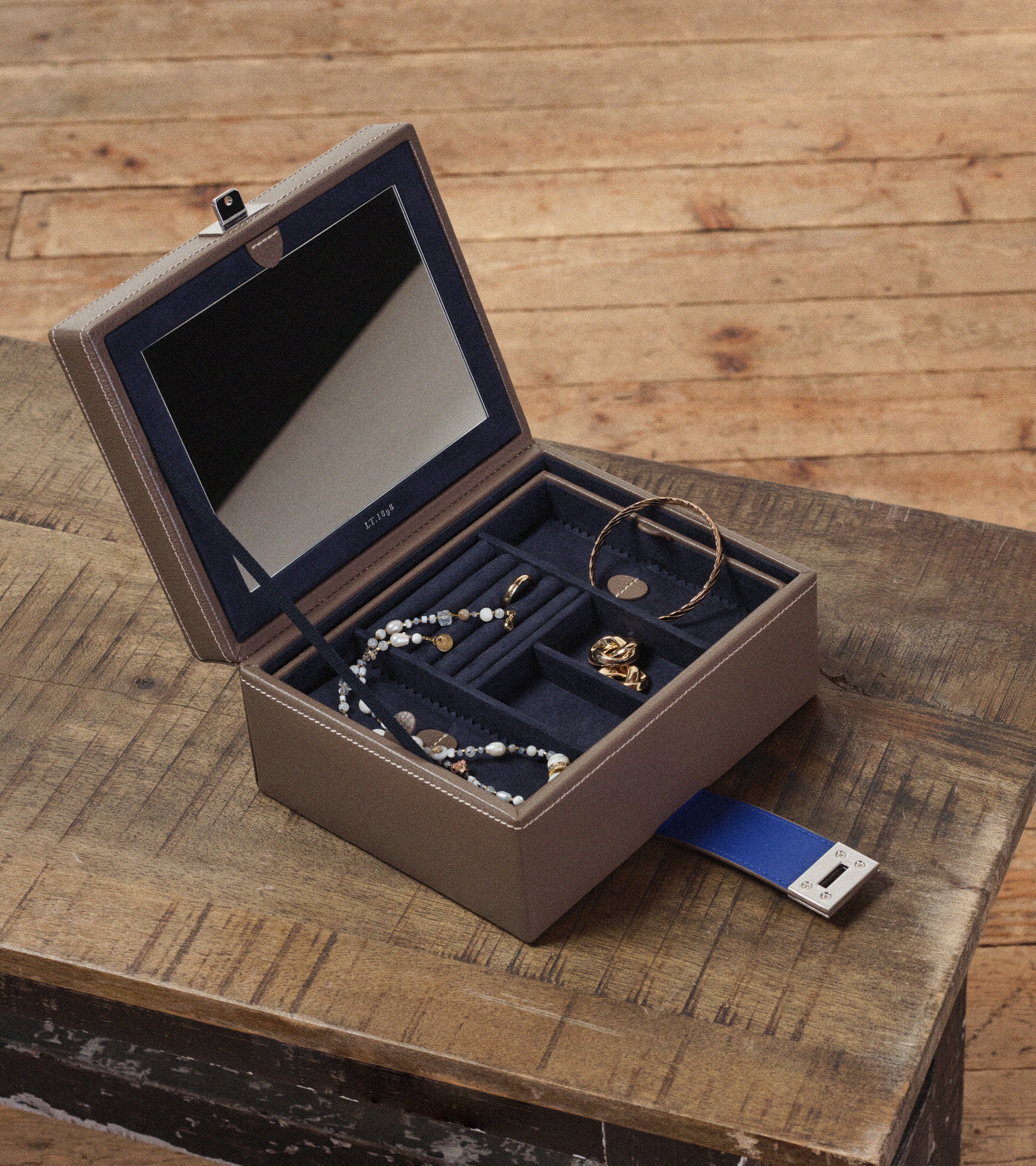 Le Tanneur boîte à bijoux cuir recyclé taupe