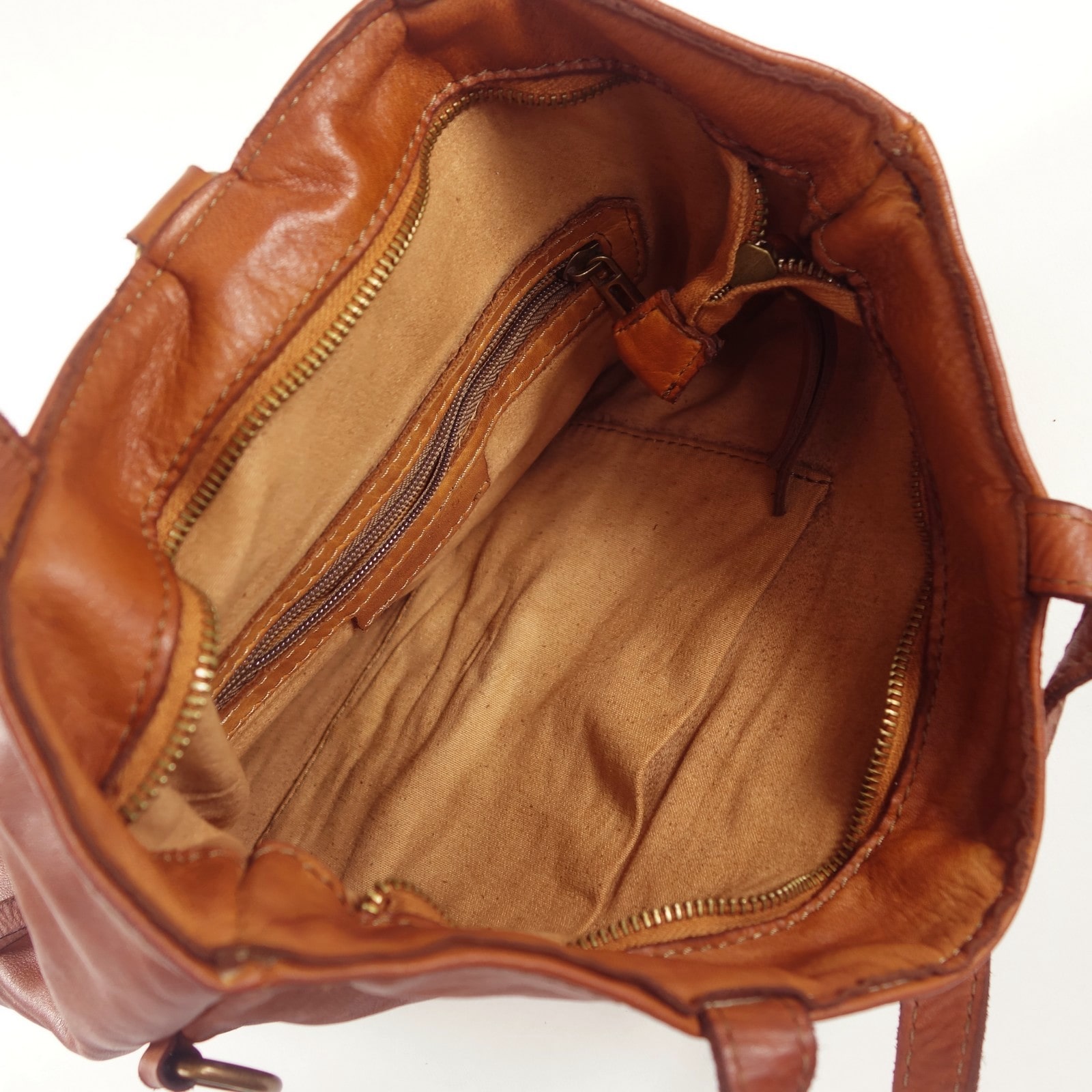 Collection Esprit Cuir ZEUDI sac à dos cuir naturel vintage