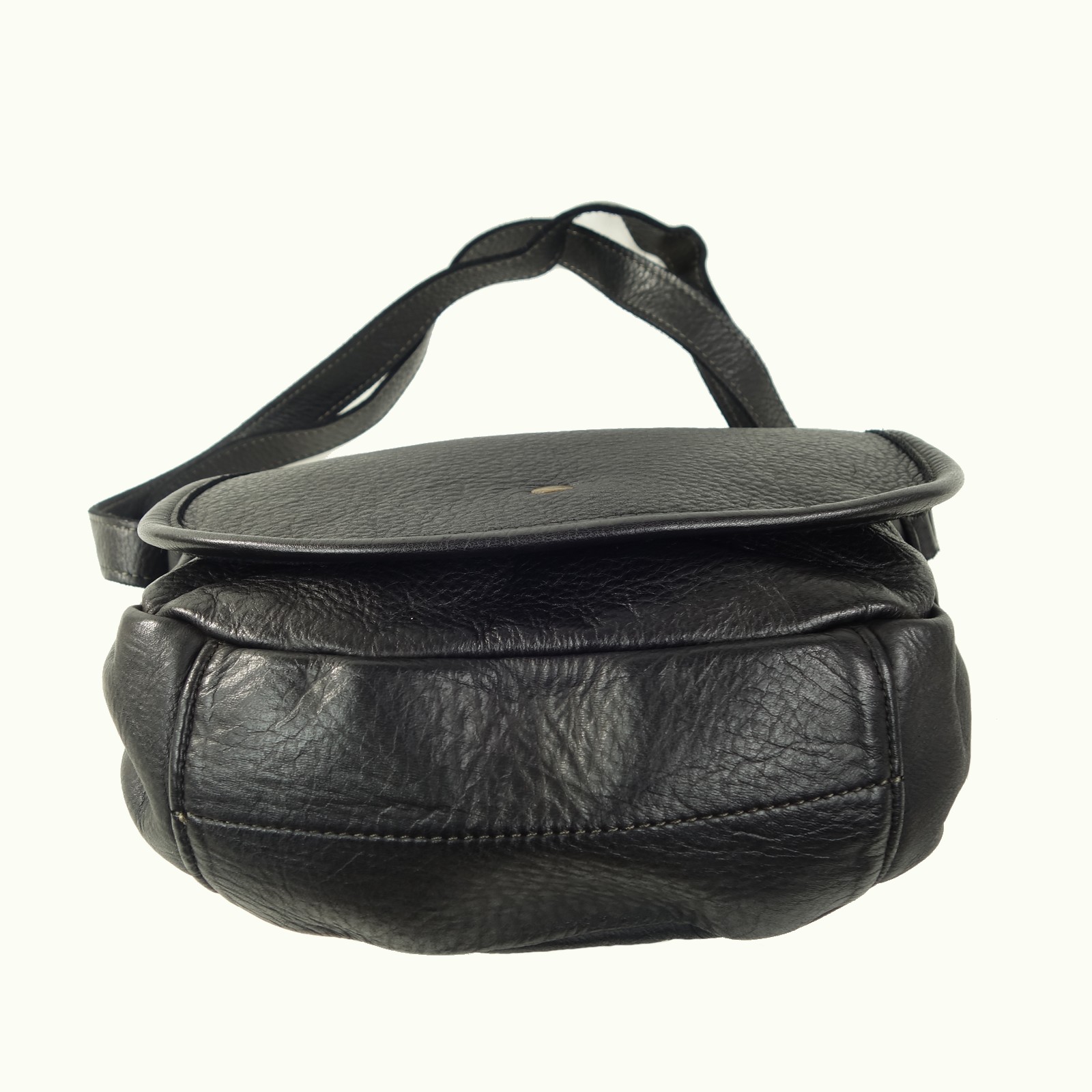 Collection Esprit Cuir KLARA sac besace cuir noir medium rond