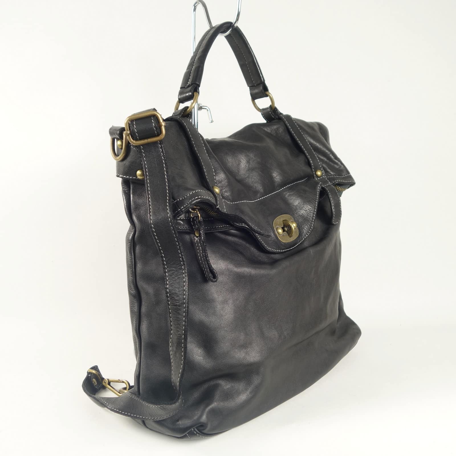 Collection Esprit Cuir Basile sac à dos cuir noir vintage