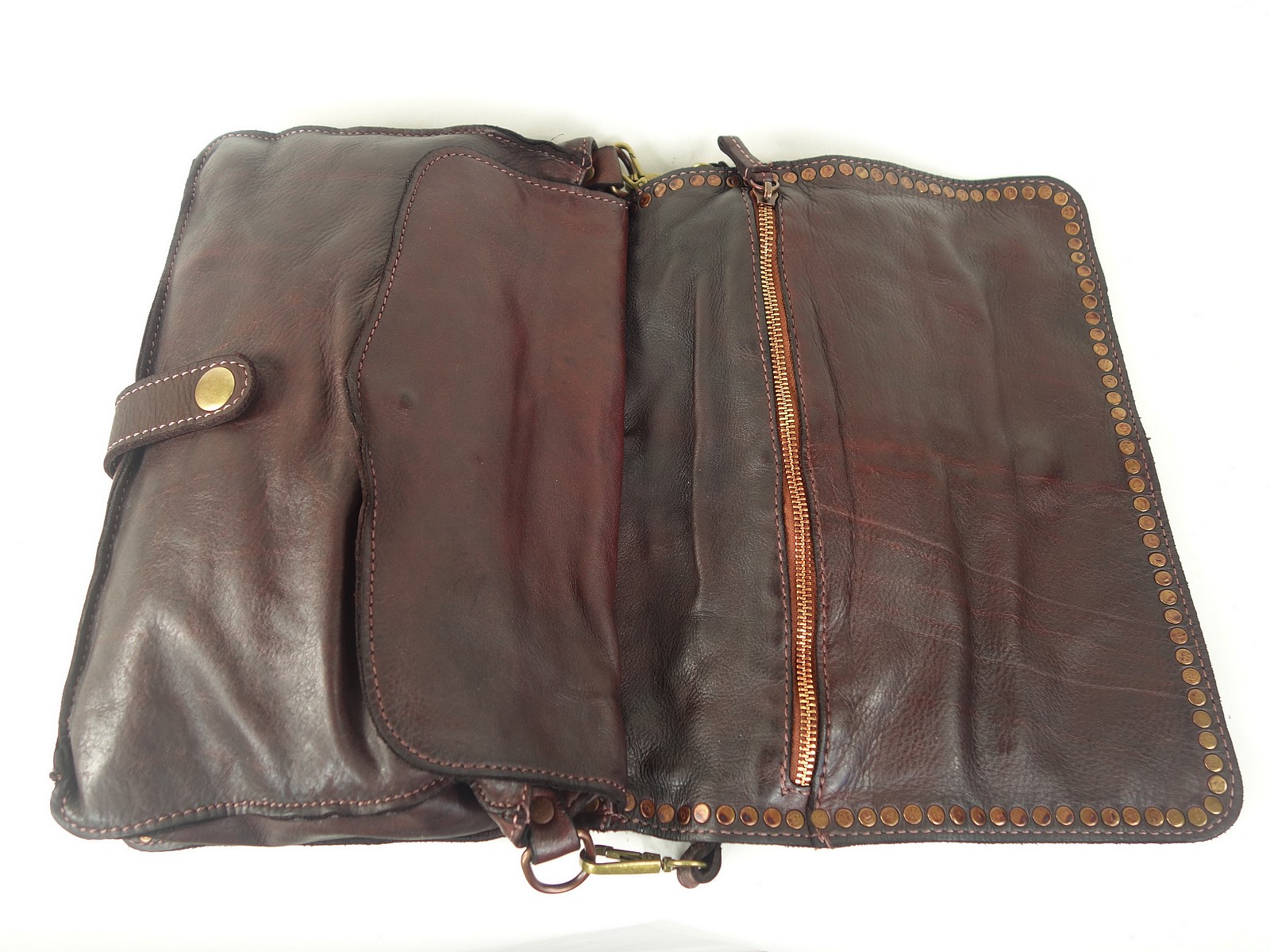 Collection Esprit Cuir Gena Pochette Cuir Bordeaux Cloutée