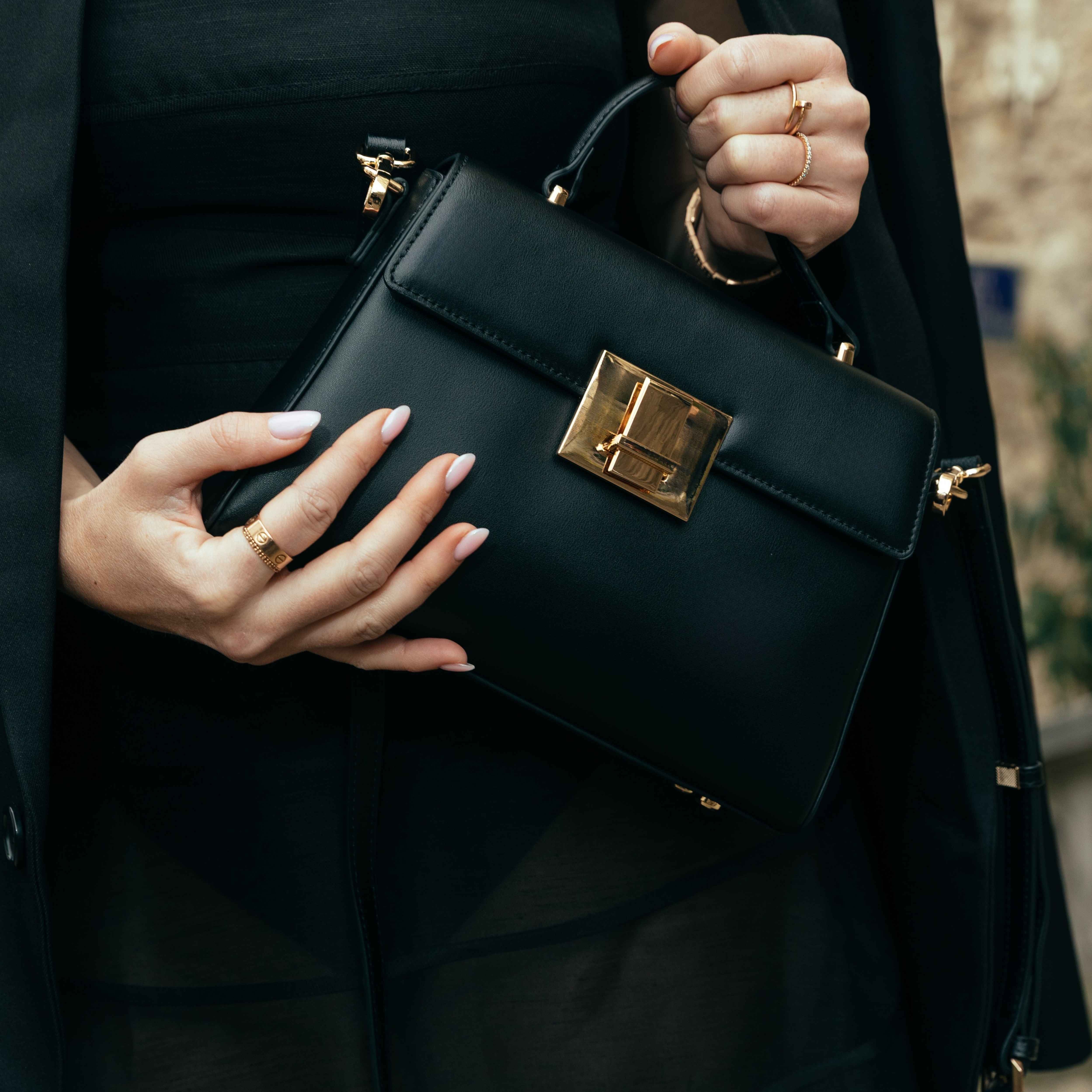 MAC ALYSTER VIRGINIE Sac Main Cuir Noir