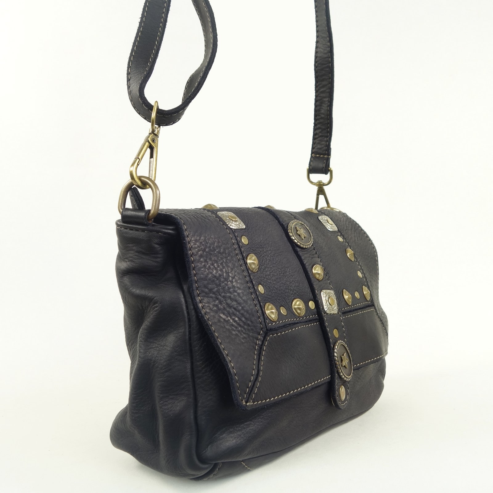 Collection Esprit Cuir Sac Besace ARIA sac besace cuir noir clouté