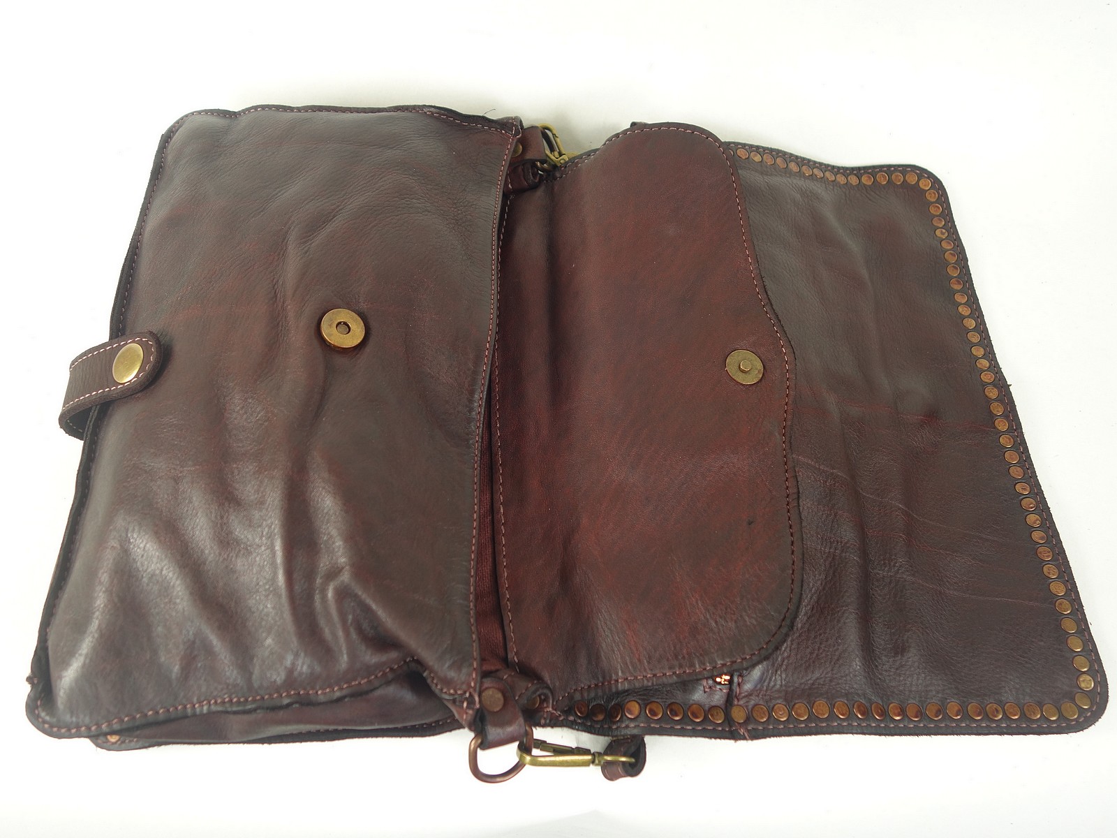 Collection Esprit Cuir Gena Pochette Cuir Bordeaux Cloutée