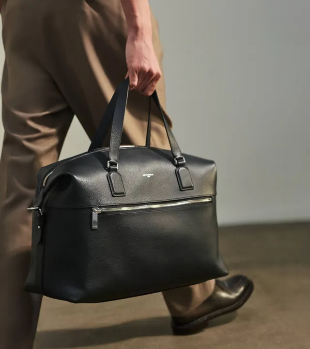 Le Tanneur Emile sac de voyage 24h cuir noir bandoulière