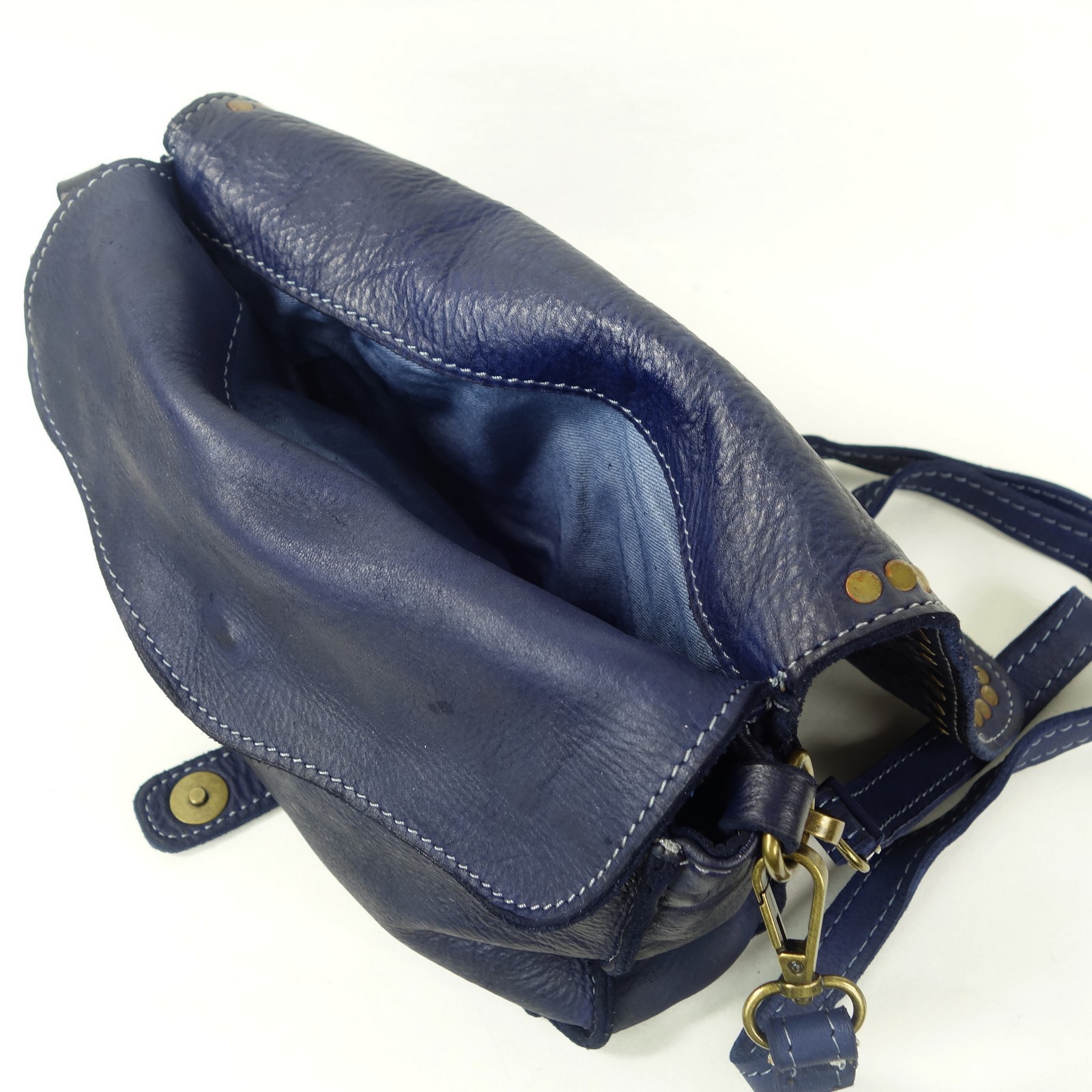 Collection Esprit Cuir GENA mini sac pochette cuir bleu jean clouté