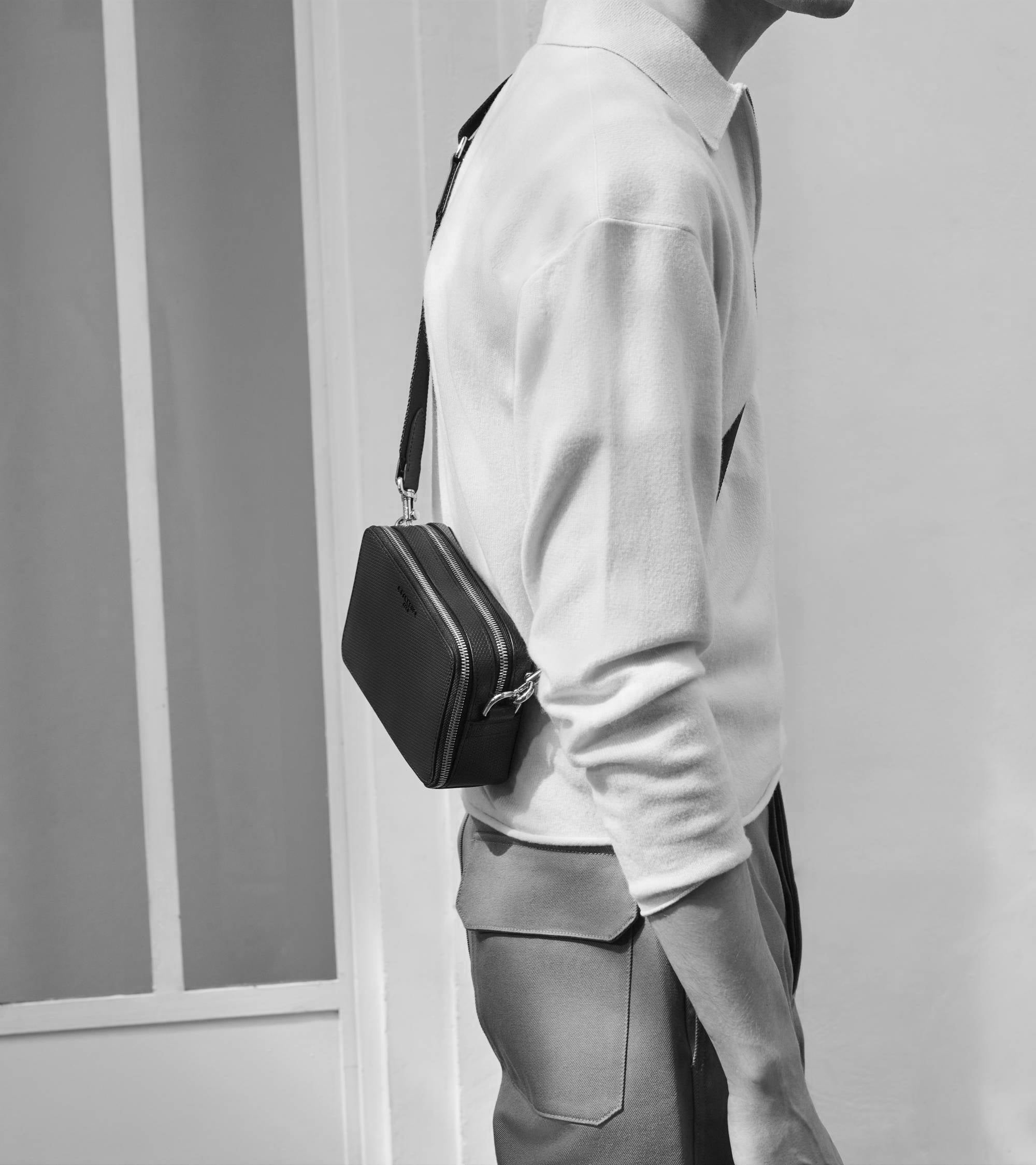 Le Tanneur Emile petite sacoche 2 compartiments cuir grainé gris