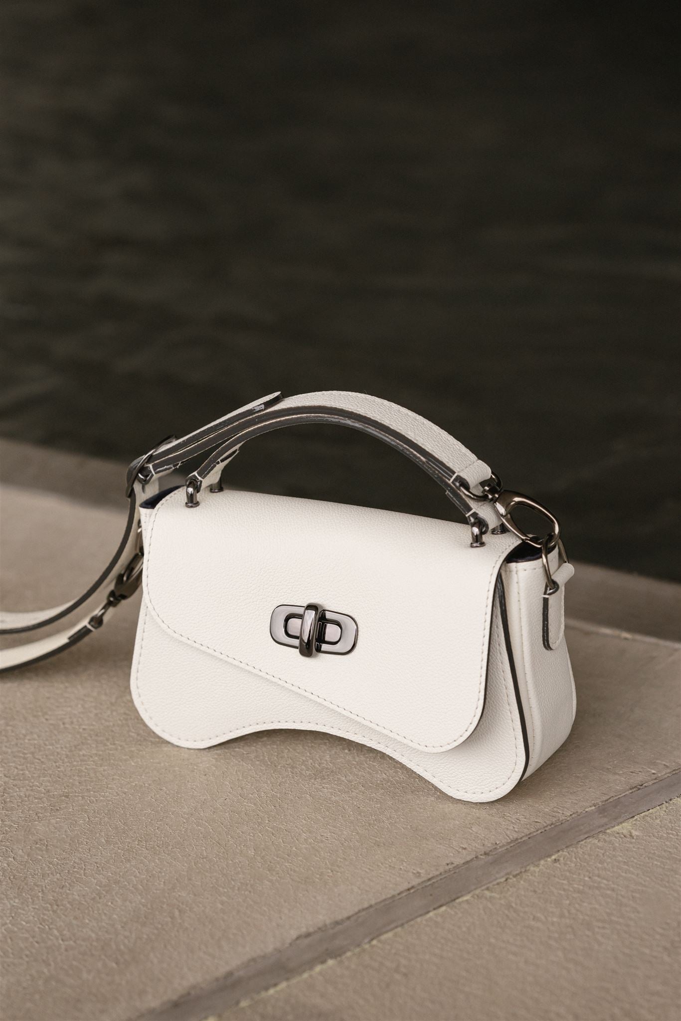 Nodie's L'Iconique Blanc Grainé Sac Baguette Cuir