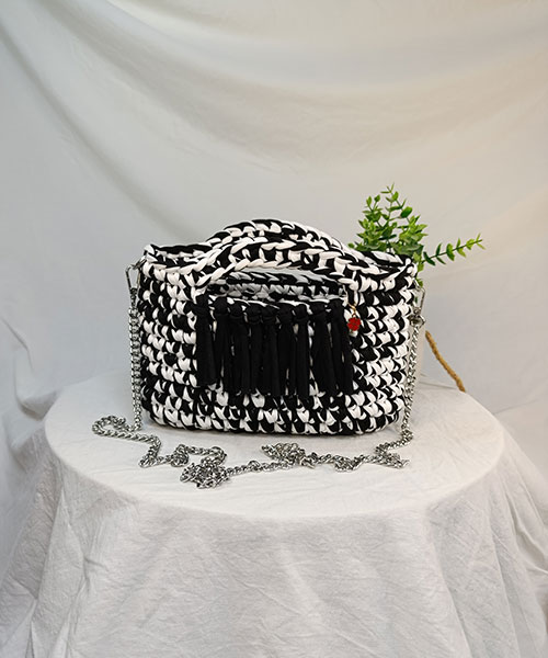 Takiri Harmony TK730 sac à main noir blanc franges