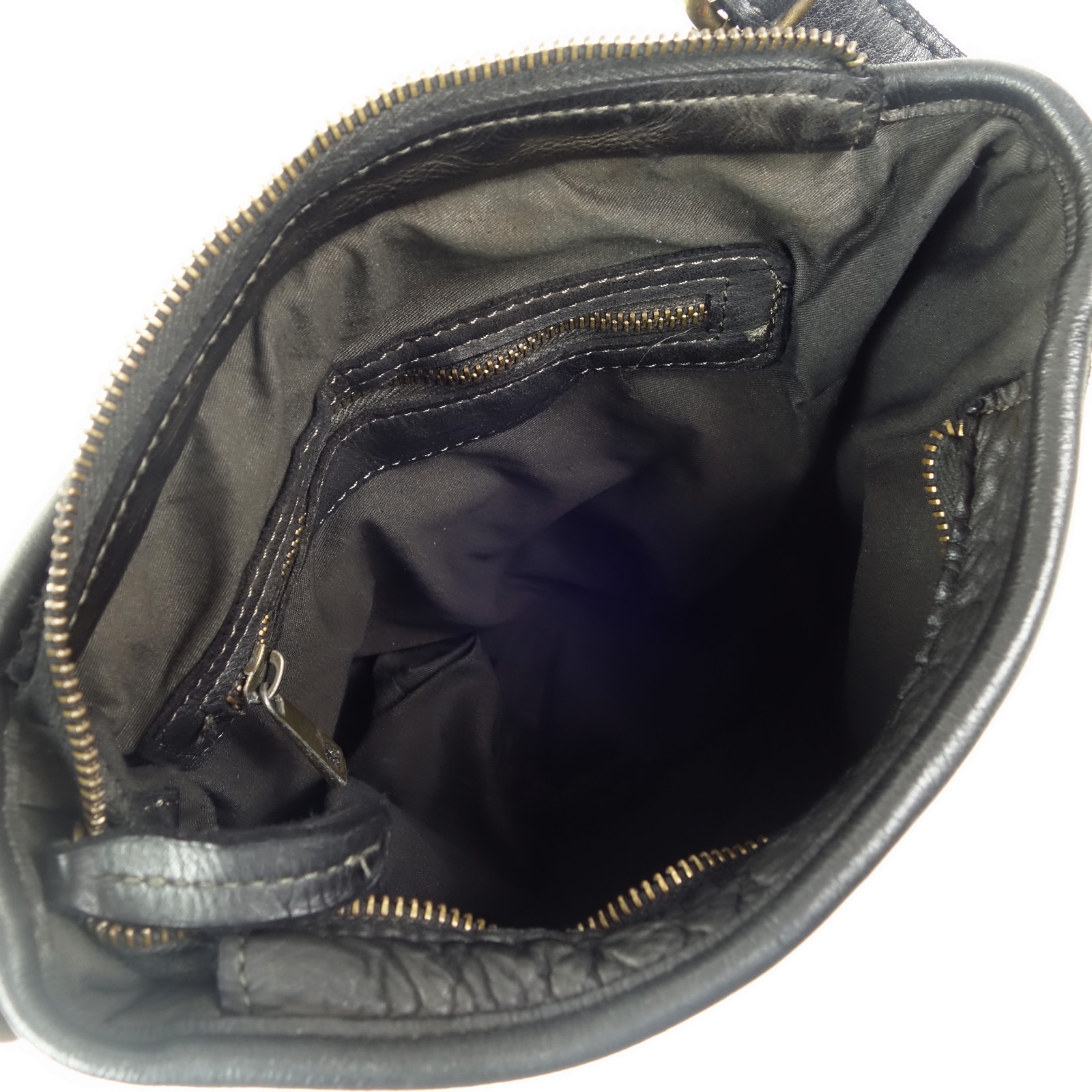 Collection Esprit Cuir KLARA sac besace cuir noir medium rond
