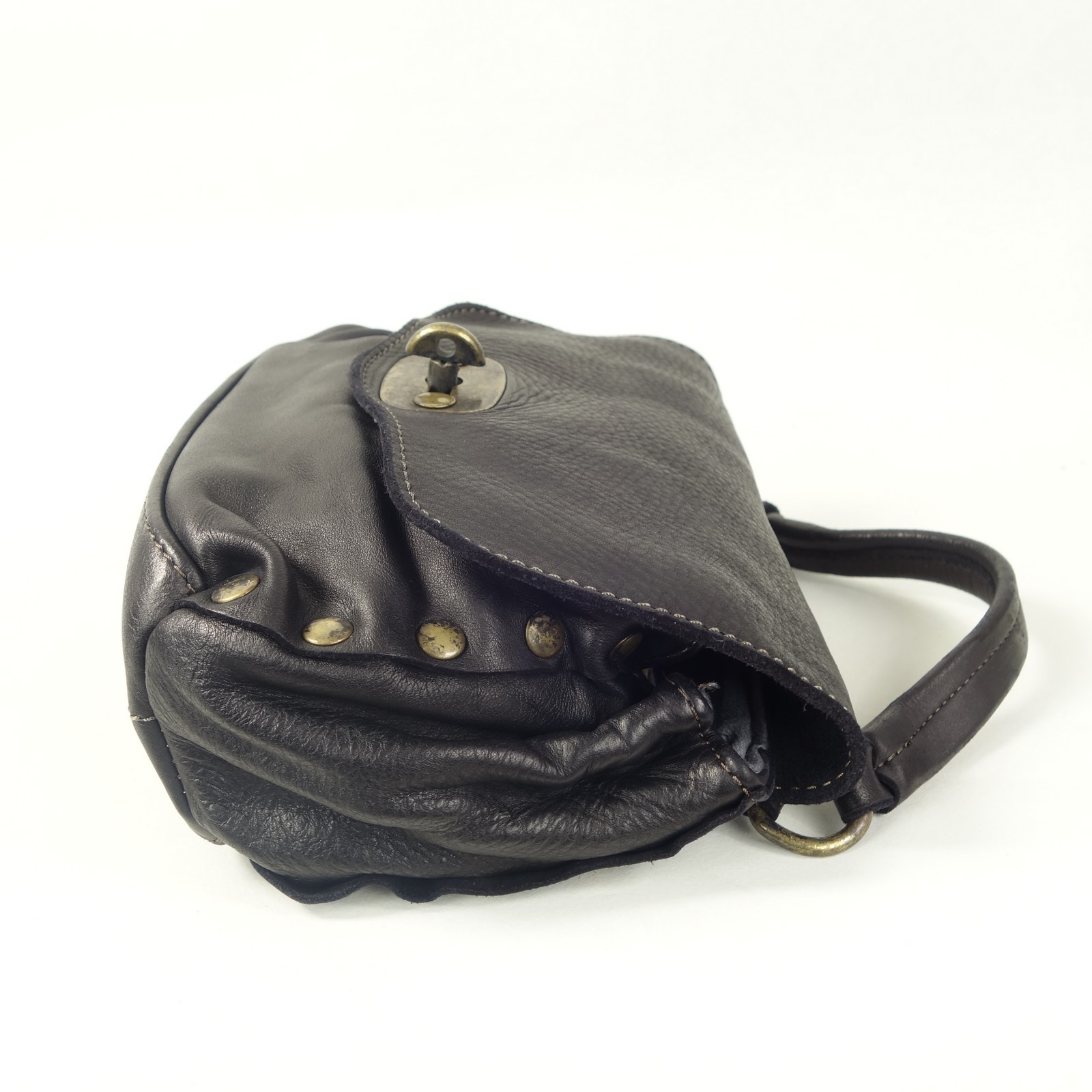 Collection Esprit Cuir Sara mini sac bandoulière noir cuir clouté