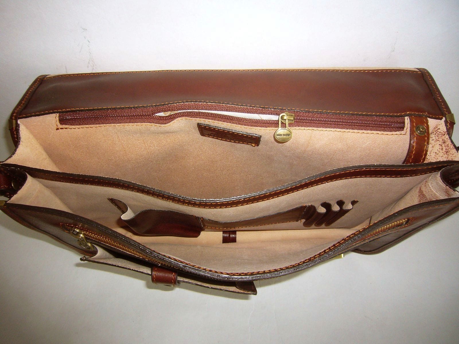 Collection Esprit Cuir GIACOMO porte-document cuir marron A4 PC 15