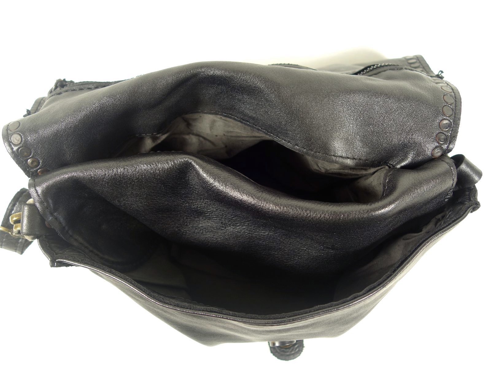 Collection Esprit Cuir Sac pochette GENA sac main cuir noir clouté