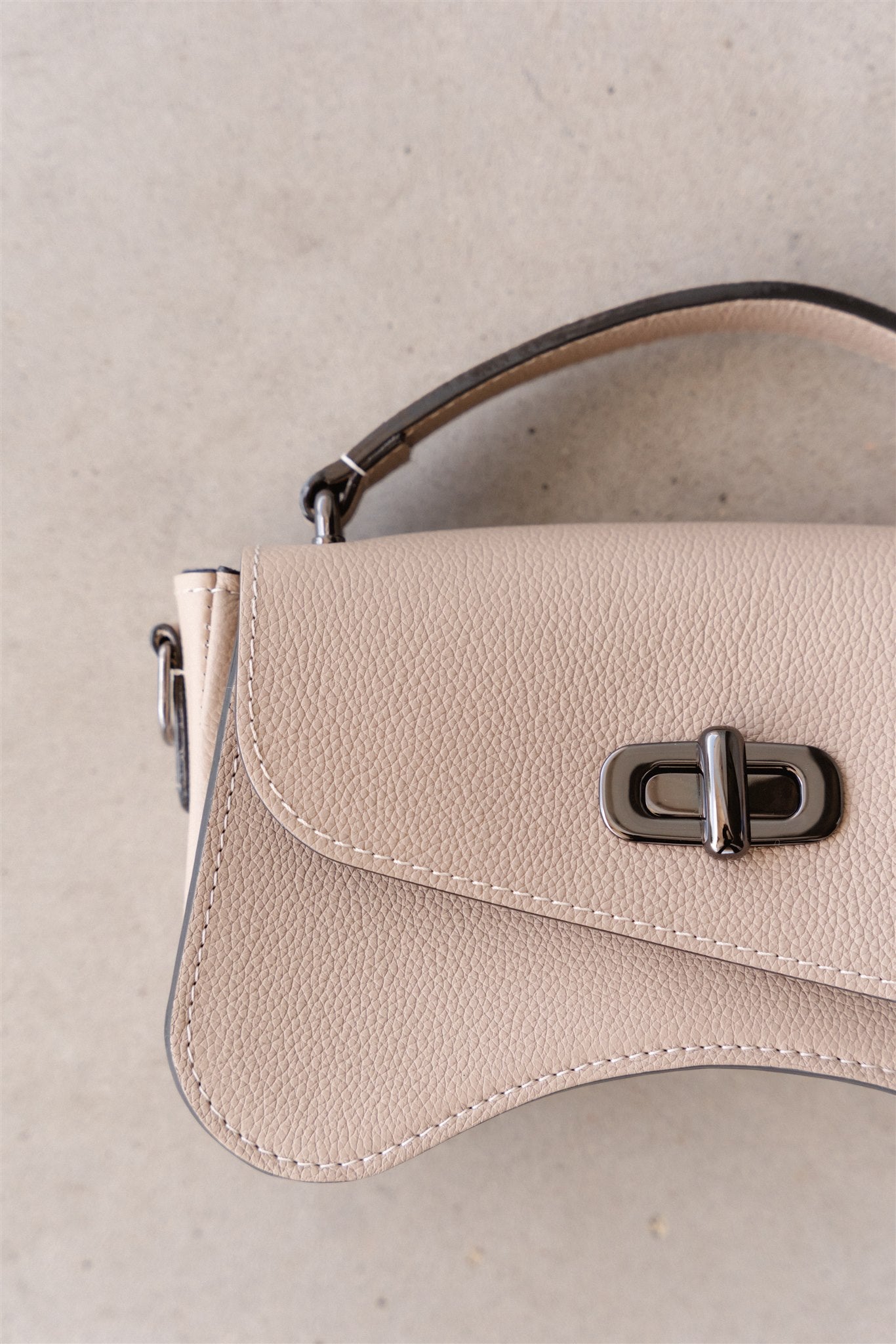 Nodie's L'Iconique Taupe Grainé Sac Baguette Cuir