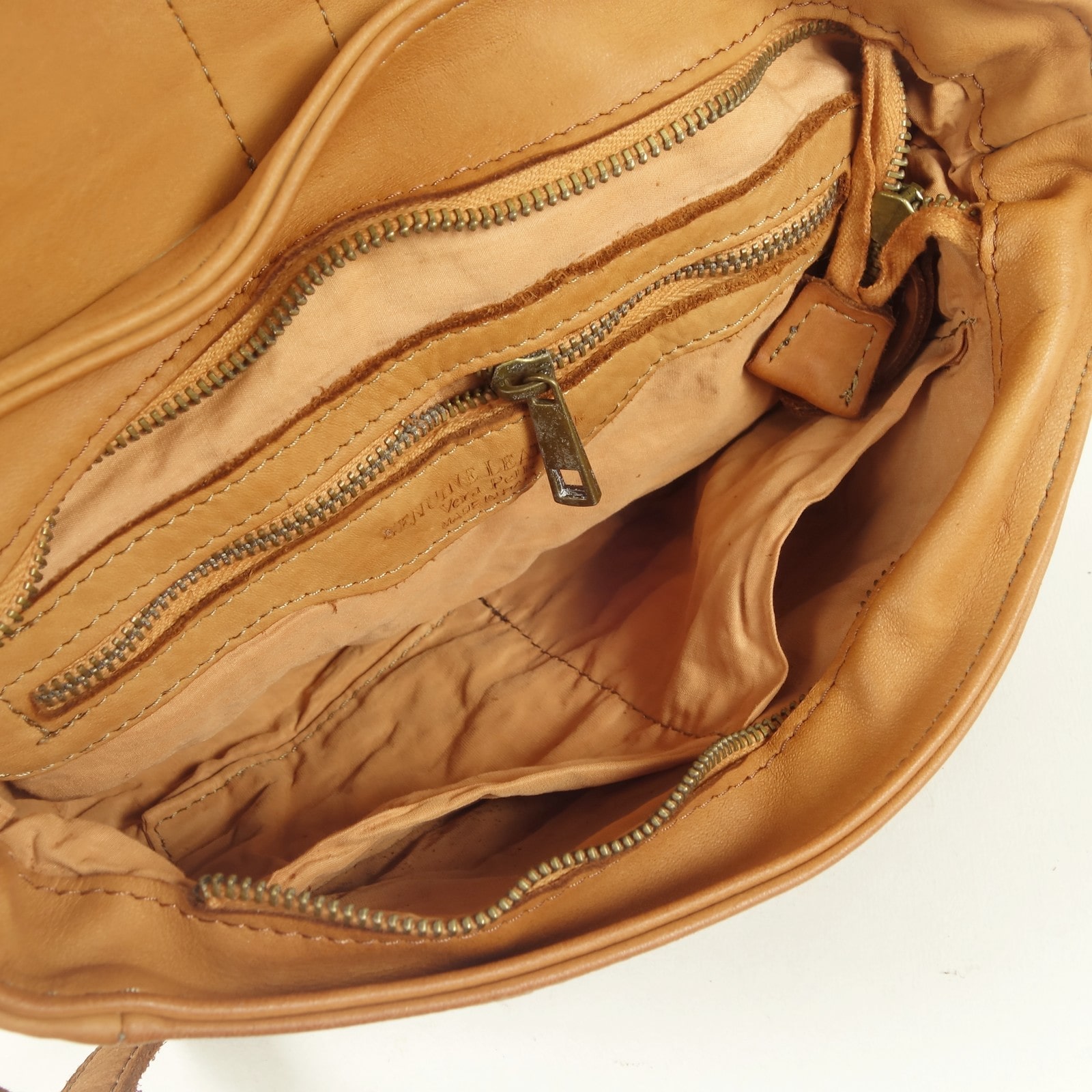 Collection Esprit Cuir Aria Besace Cuir Naturel Breloques