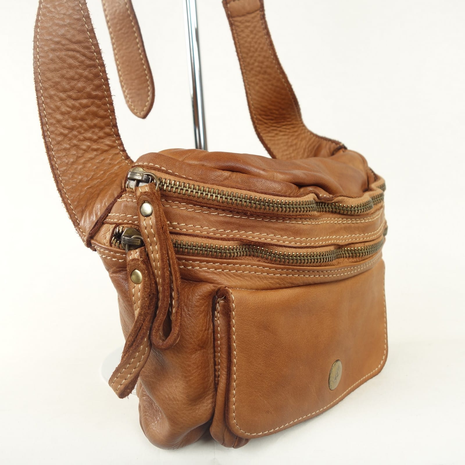Collection Esprit Cuir JIMY petite sacoche cuir naturel vintage