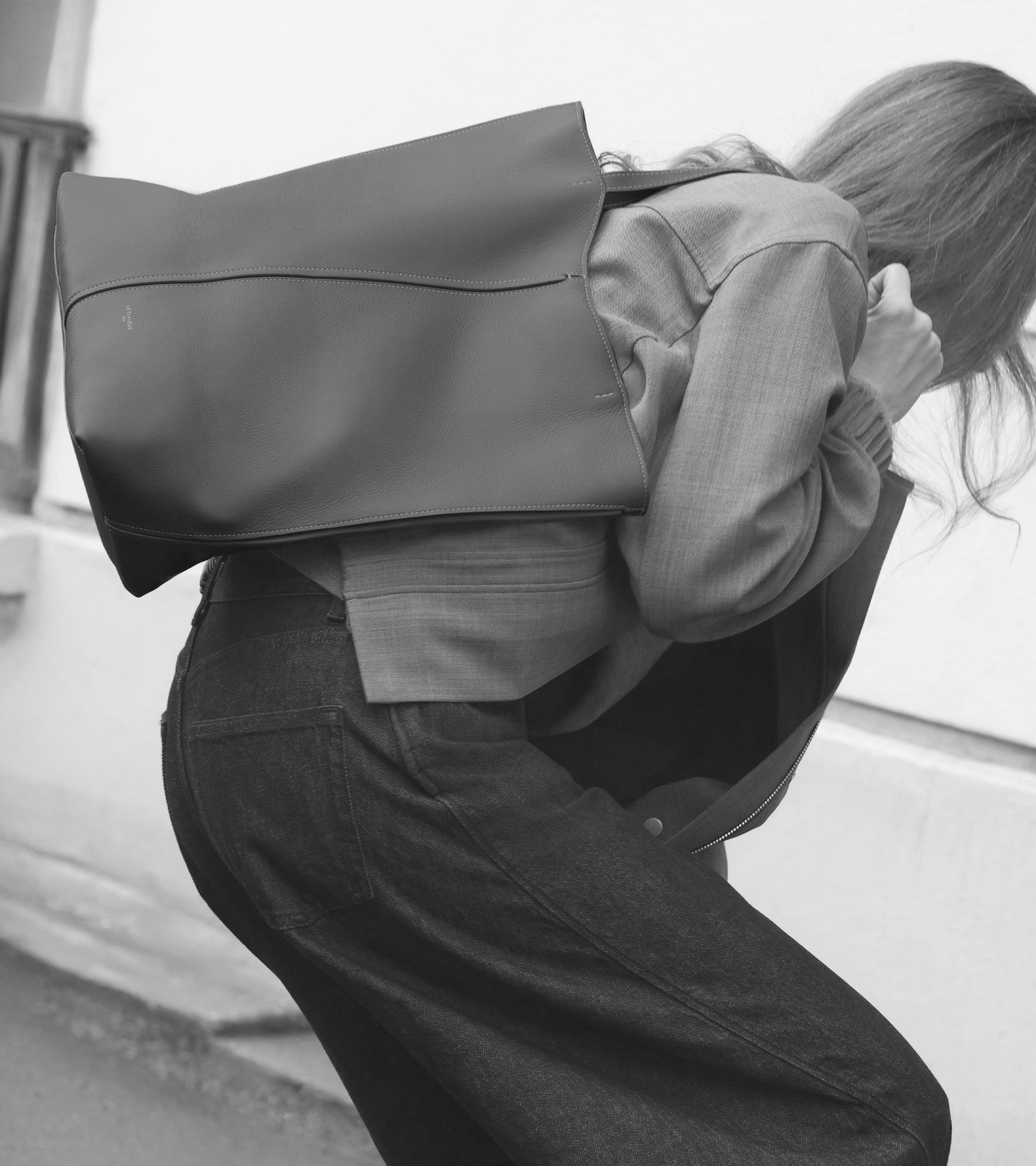 Le Tanneur Hortense sac cabas moyen cuir noir greige