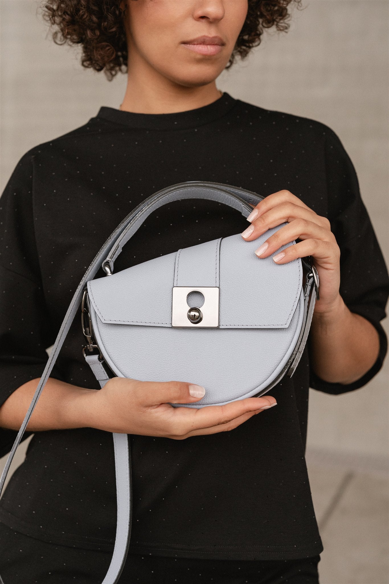 Nodie's Côme Bleu Ciel Grainé Sac Demi-Lune Cuir