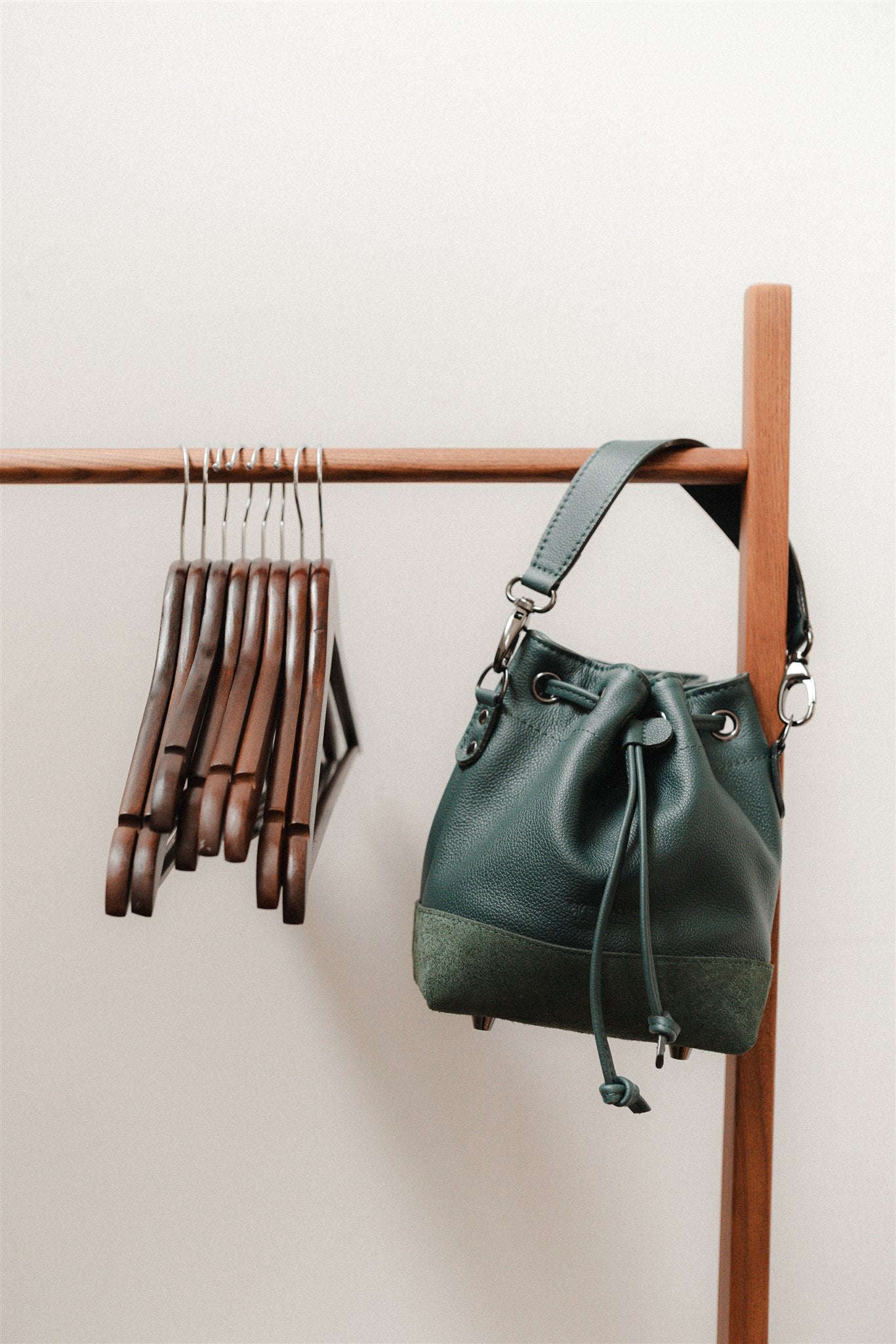 Nodie's Tommy sac seau épaule vert sapin grainé cuir
